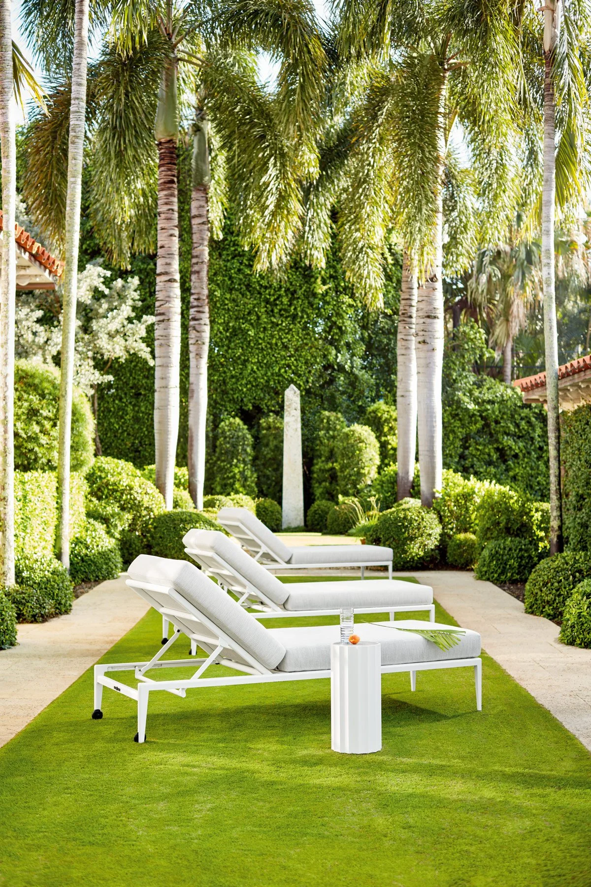 mckinnon-and-harris-luxury-resort-hospitality-poolside-chaise-loungers-by-kip-dawkins