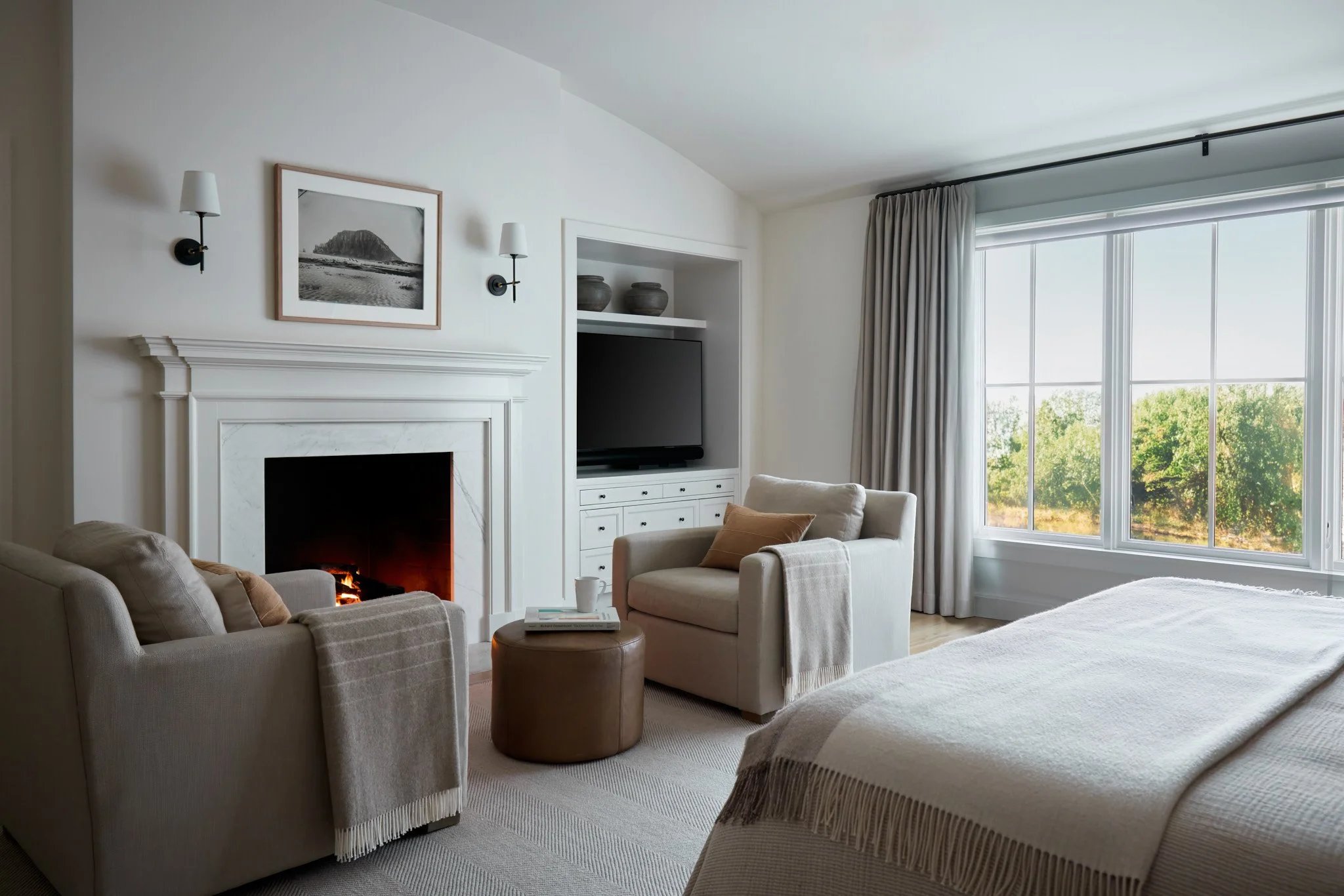 editorial-residential-bedroom-interior-design-photography-fireplace-by-kip-dawkins
