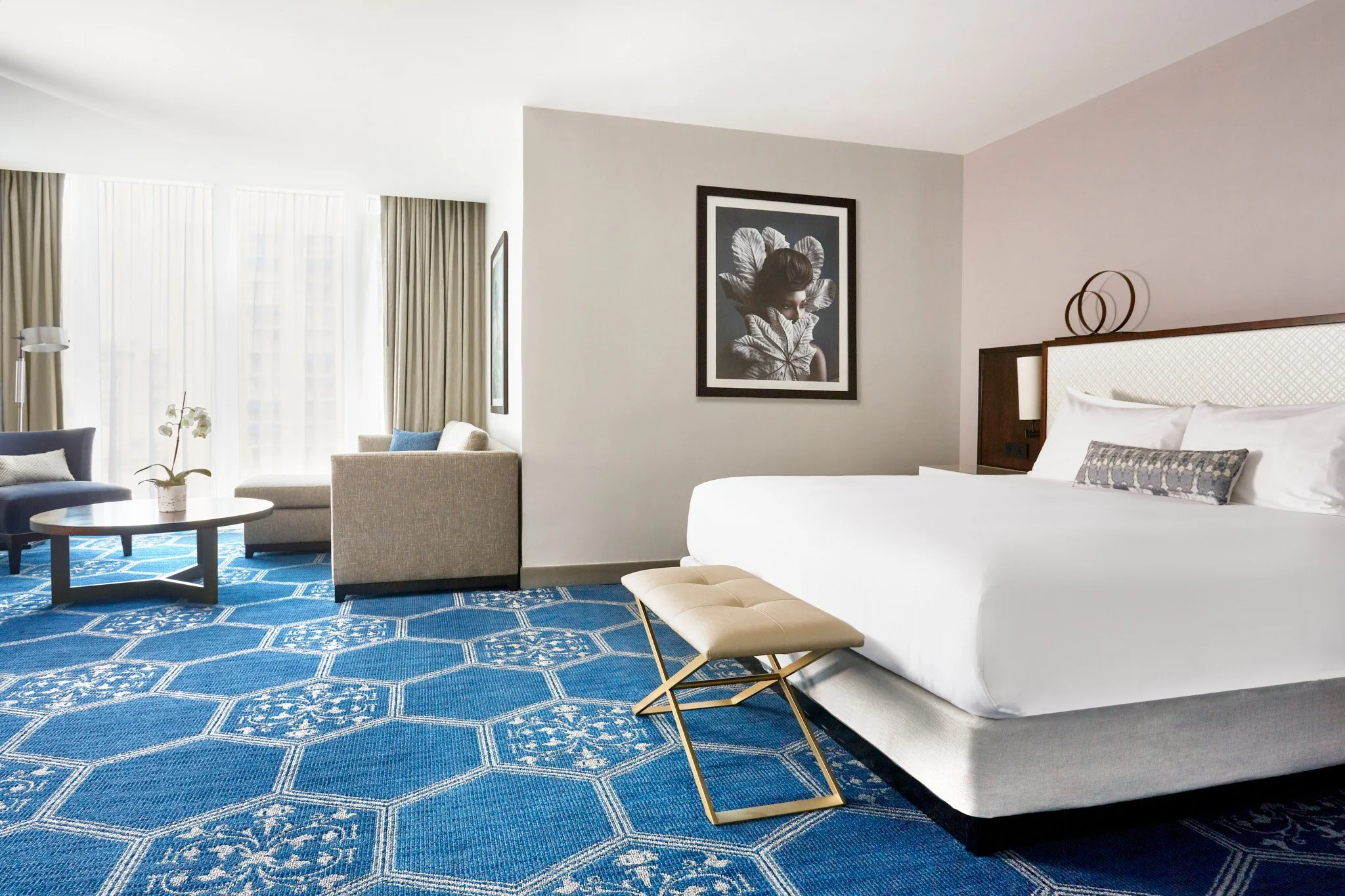 hilton-luxury-hospitality-guest-suite-interior-design-architectural-photography-by-kip-dawkins
