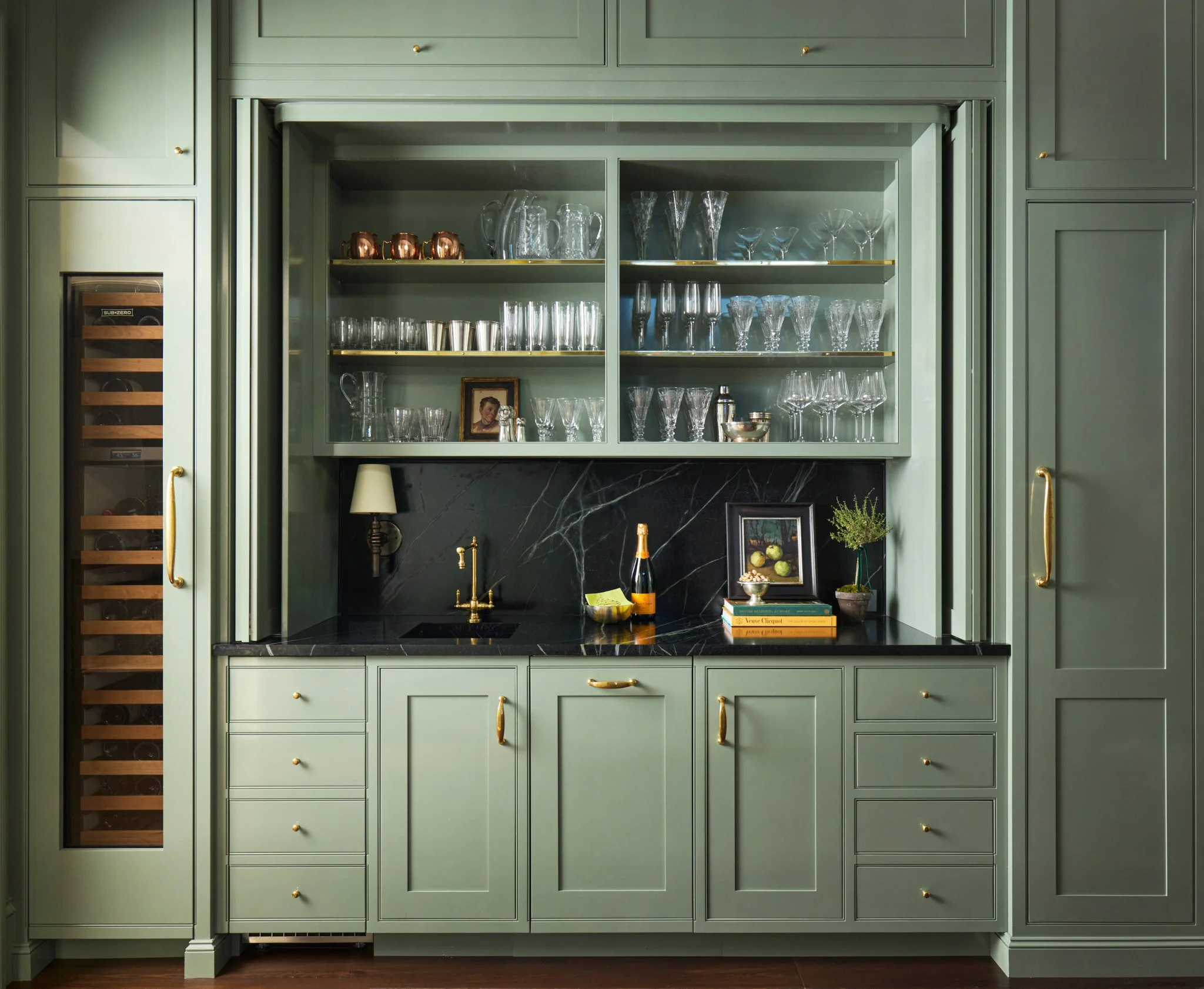 custom-residential-bar-cabinetry-interior-design-photography-by-kip-dawkins.