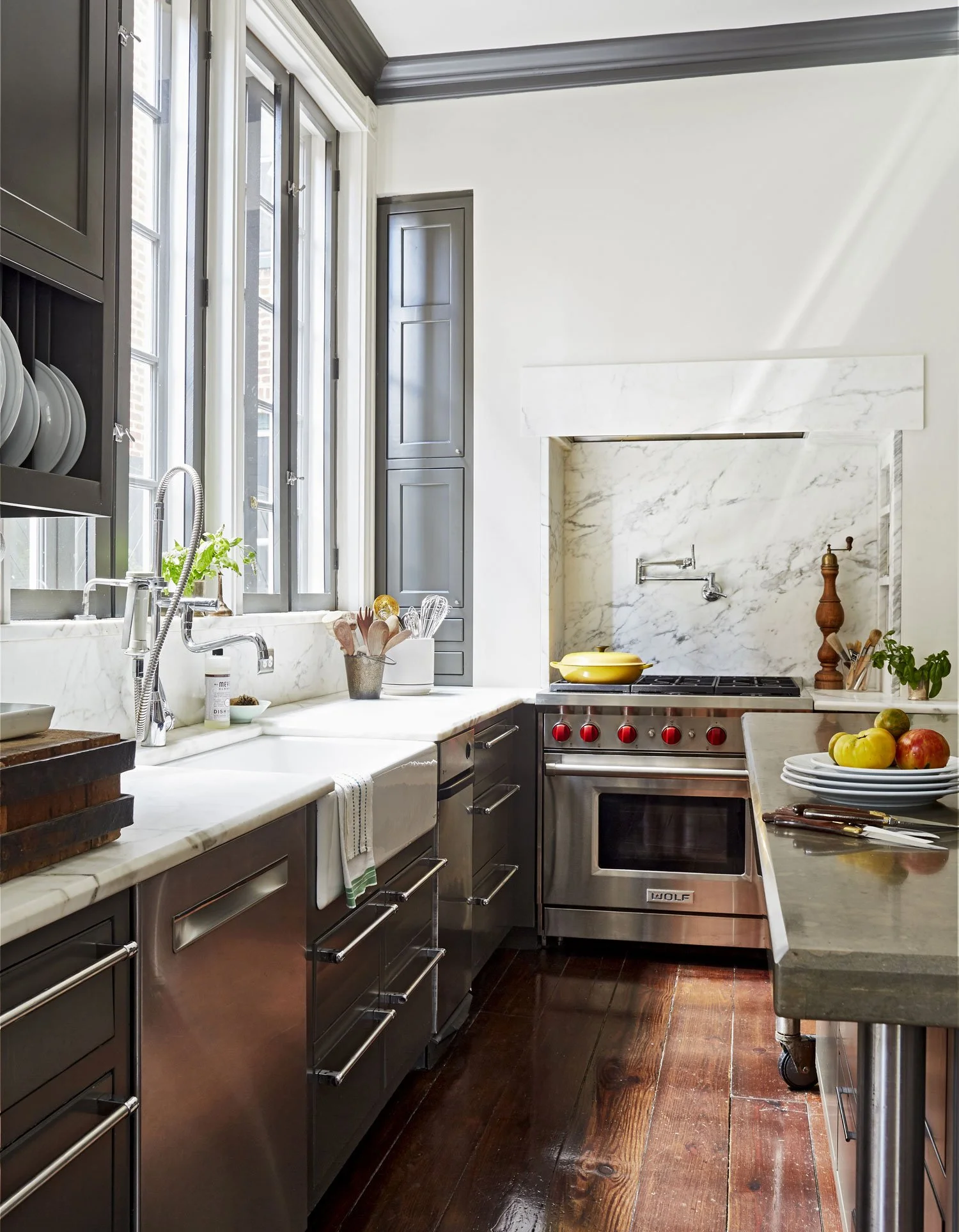 modern-kitchen-interior-design-photography-stainless-steel-appliances-by-kip-dawkins
