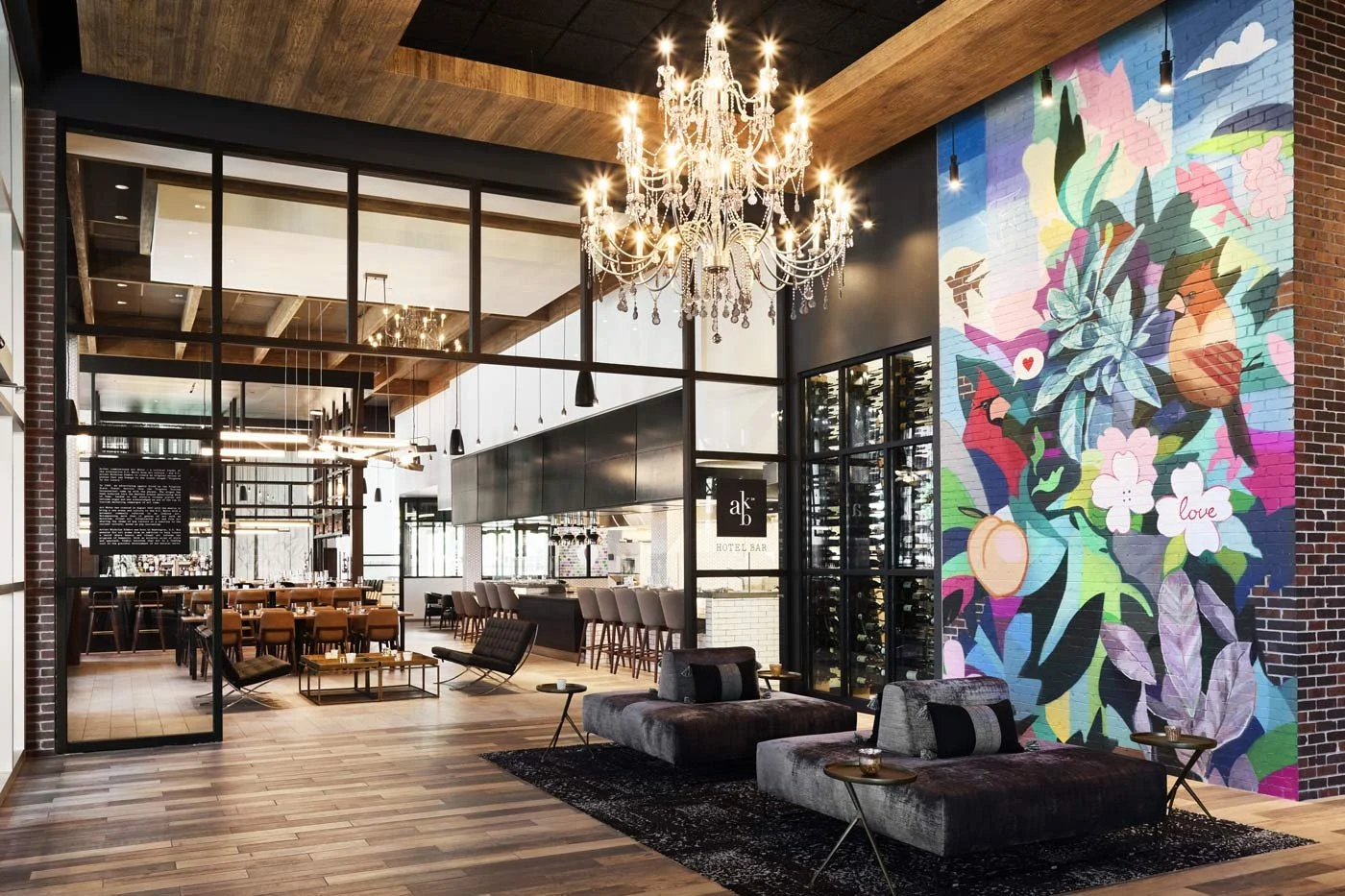 luxury-hospitality-interior-design-photography-crystal-chandelier-lounge-layout-by-kip-dawkins