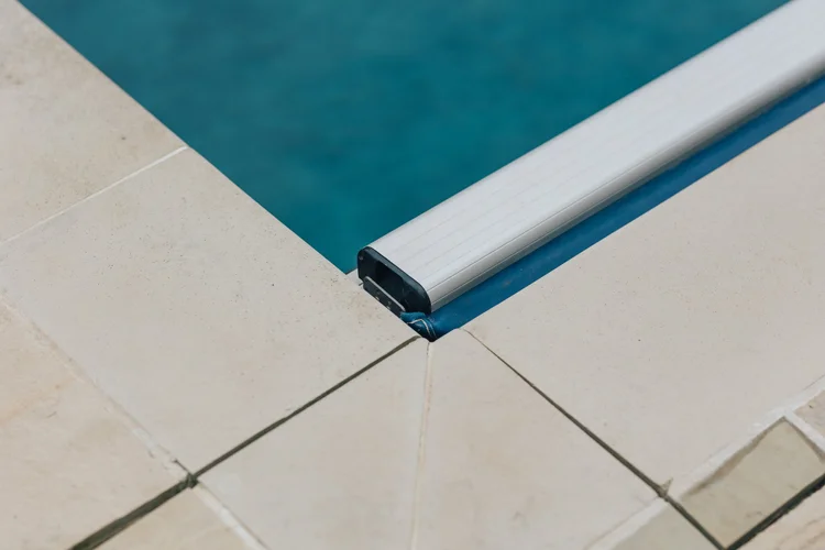 Swimming pool tiling and repointing