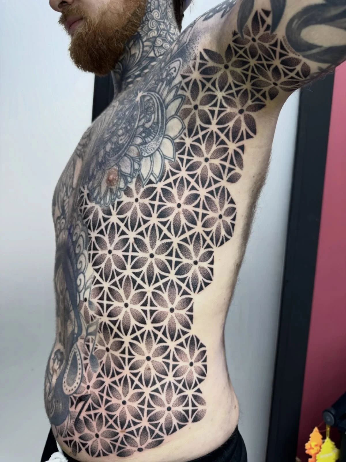 Dotwork ribs/armpit by @shandannmarie Annmarie has spaces available in May and June dm her if you&rsquo;d like to enquire @portlandstreettattoo #dotwork #dotworktattoo #geometric #blackworktattoo #geometrip
