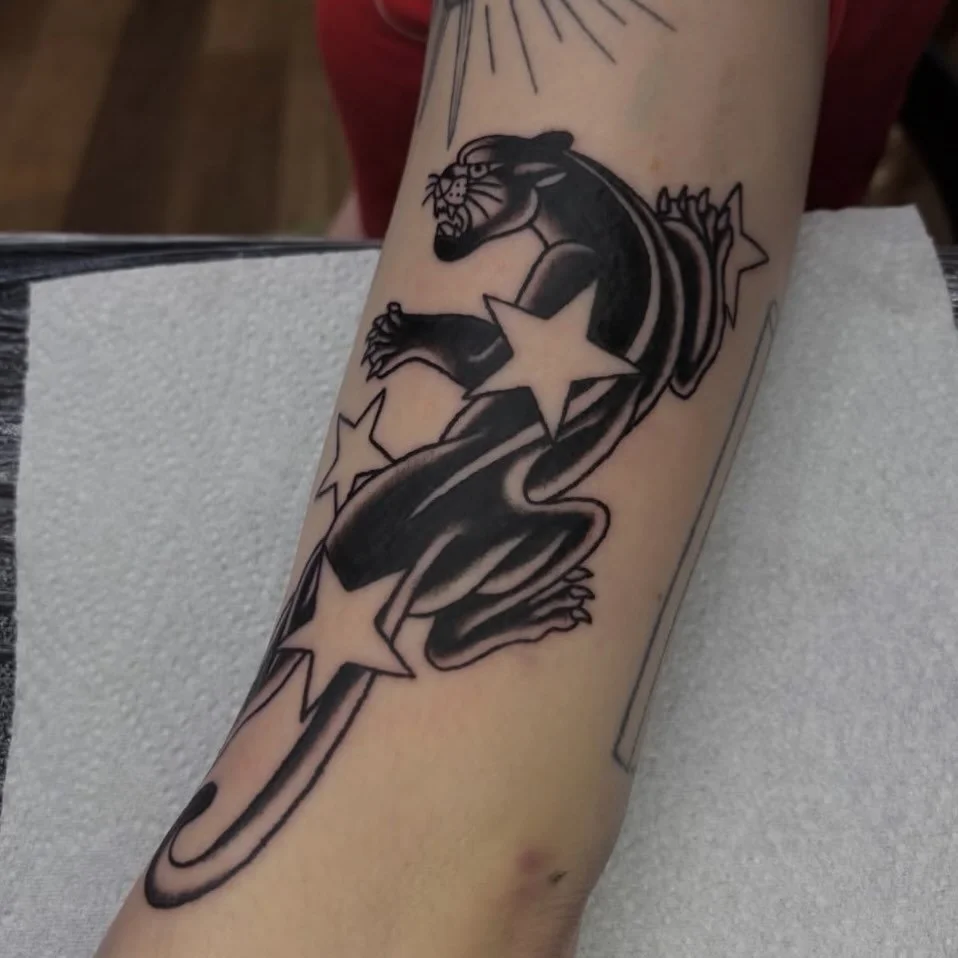 Cool trad panther by @emilybennetttattoo Emily has spaces available this month 🙌🫶
#panther #tradtattoo #traditionaltattoo #panthertattoo