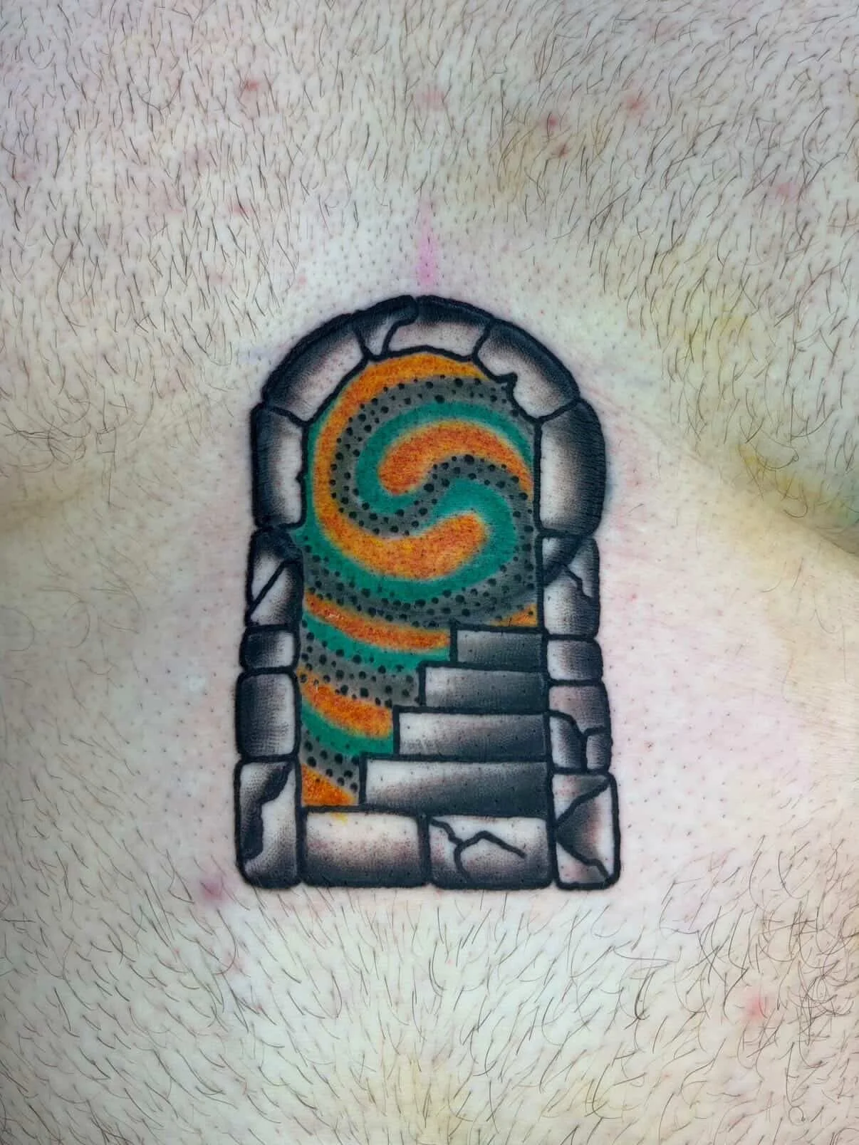 Cool cover up by @emilybennetttattoo #coveruptattoo #coverup #traditional #traditionaltattoo #tradworkers