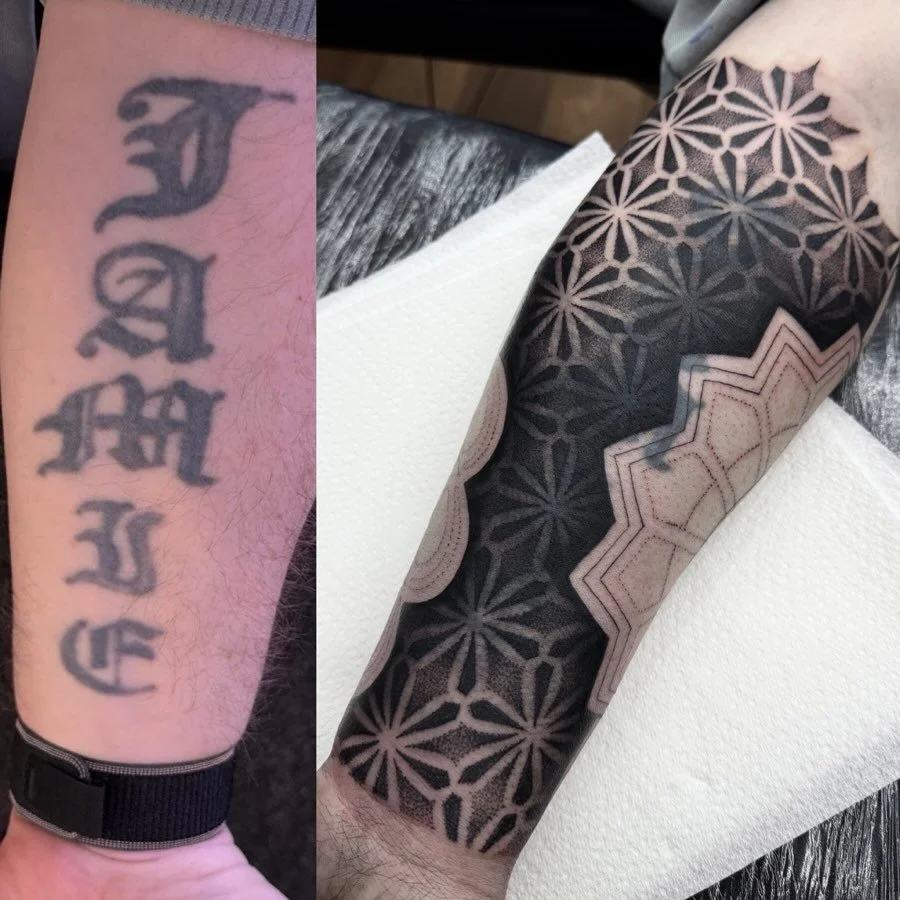 Cover up/blast over by @shandannmarie Annmarie has spaces available in June and July, dm her if you&rsquo;d like to book in or enquire 
#coverup #dotwork #dotworktattoo #blackworktattoo