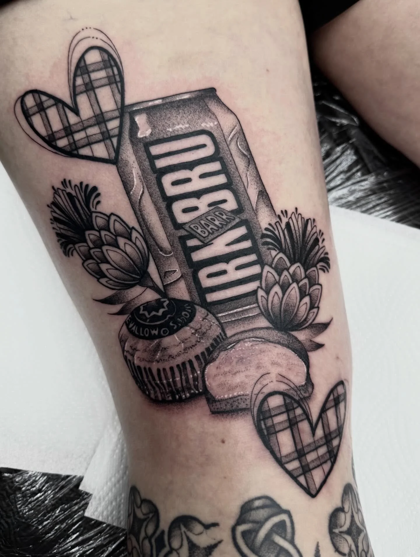 Scottish themed tattoo by @shandannmarie 
#irnbrutattoo #irnbru #tartantattoo #scotland #scottishtattoo