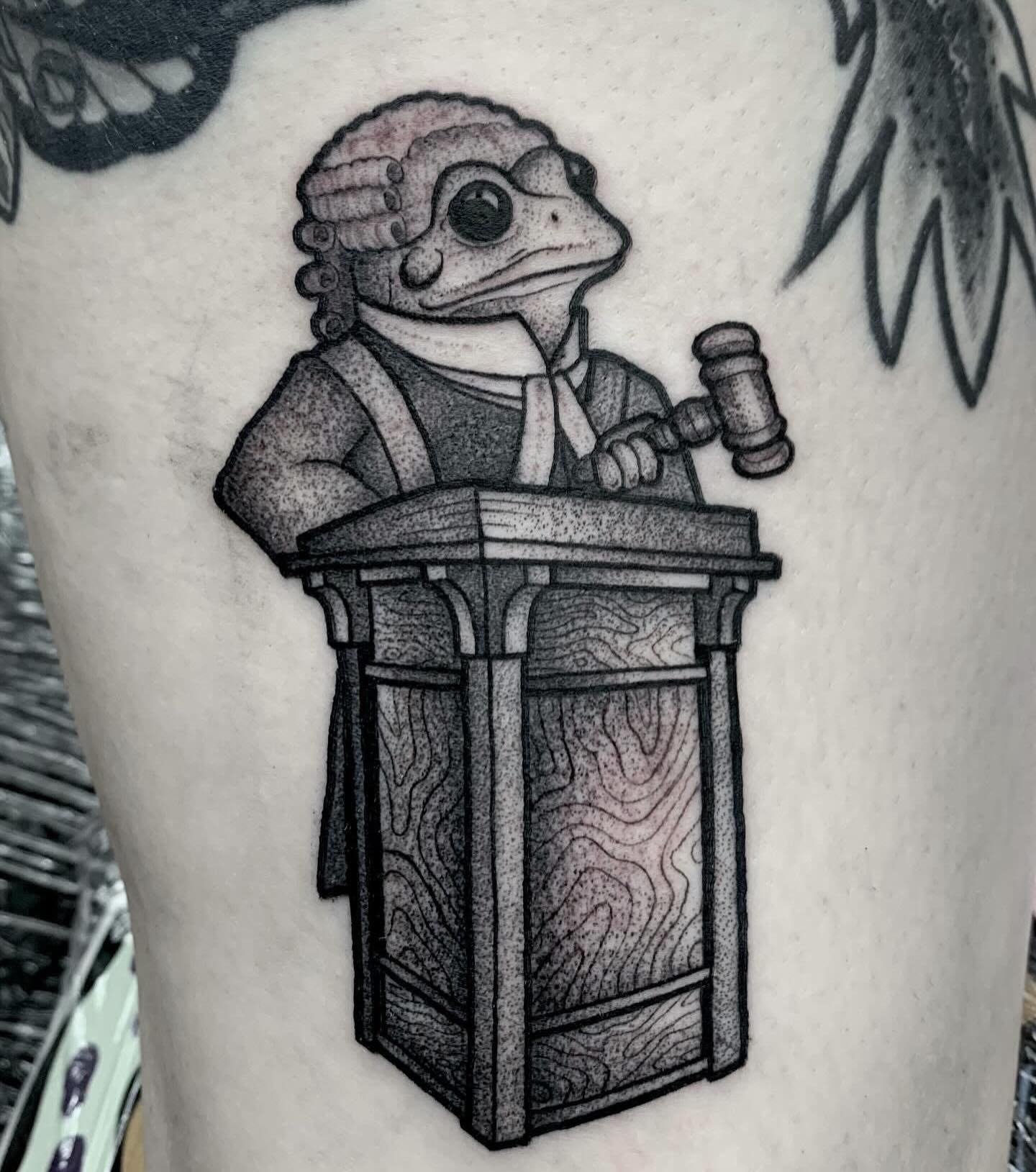 One of our favourites by @ambergoldietattoo dm her if you&rsquo;d like to book in (especially for a frog tattoo) #frog #frogsofinstagram #frogtattoo #dotworktattoo