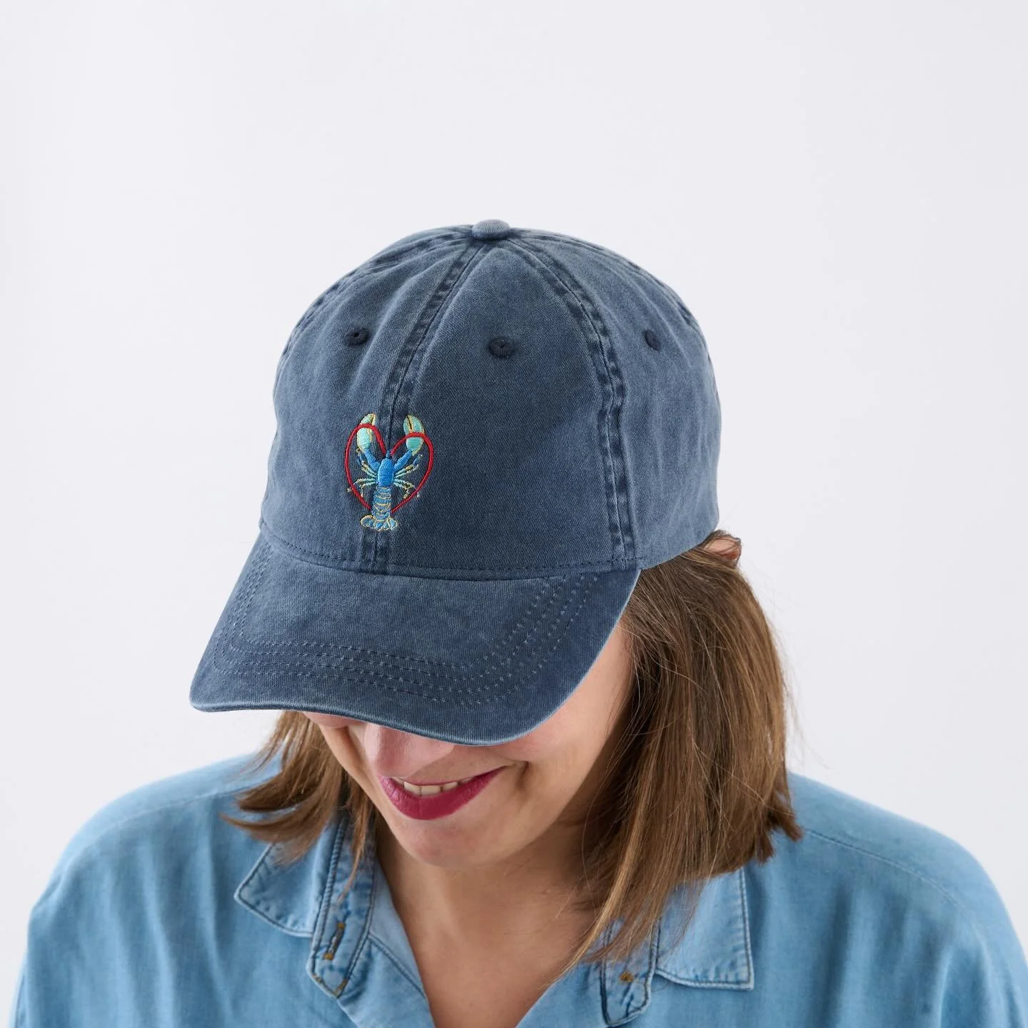💫Bonne nouvelle : les casquettes homard sont de retour !

❤️Son grand c&oelig;ur ne vous a pas laiss&eacute; insensible.

Vous pouvez le retrouver sur mon site (lien en bio) ou lors des prochains pop ups ☺️

#coeur #homard #coeurdehomard #casquetteb