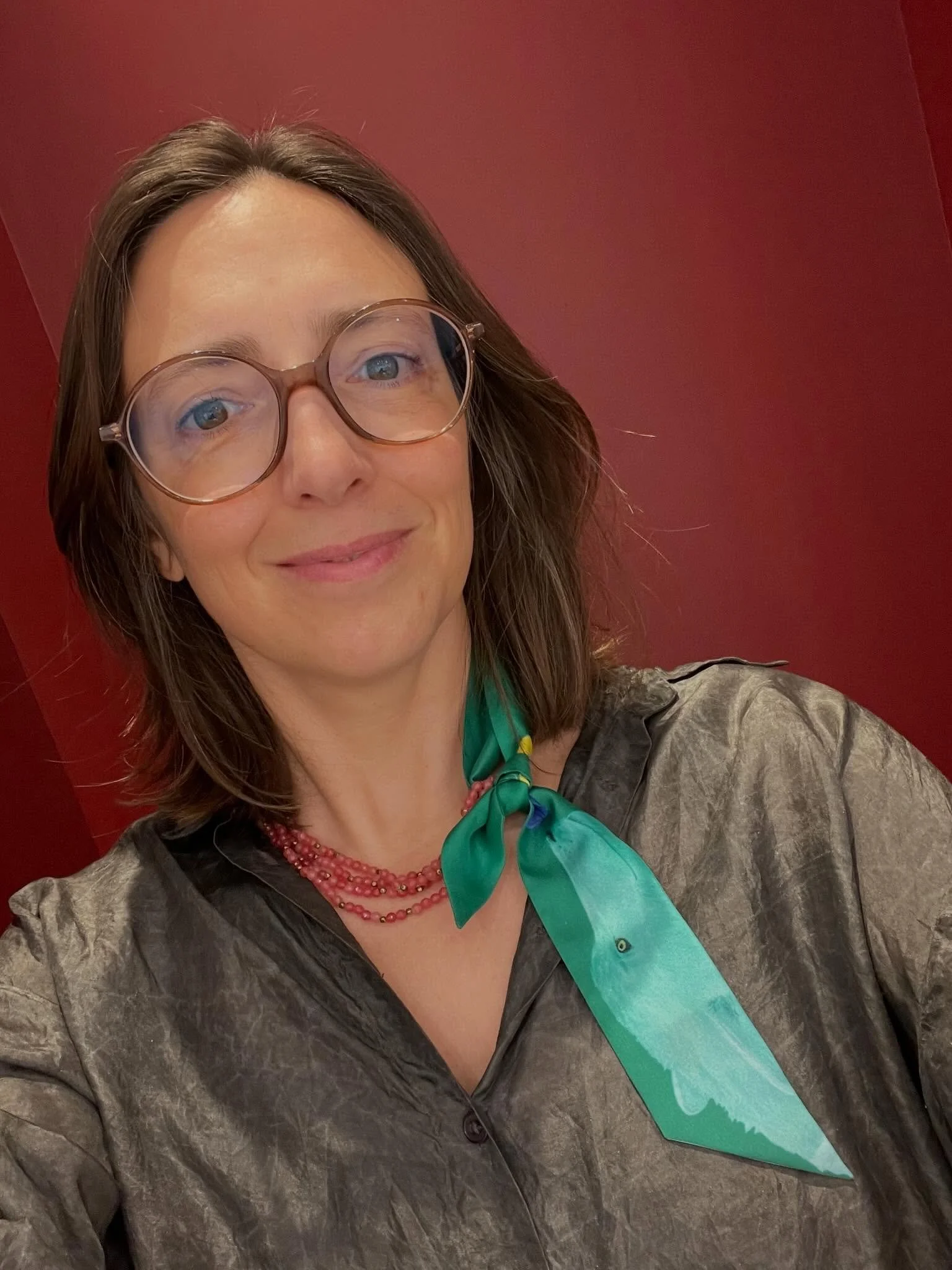 M&ecirc;me base de perles qu&rsquo;hier mais avec le petit foulard loup pour changer 🎉

Vous feriez aussi ?

#having_fun #collierfemme #loup