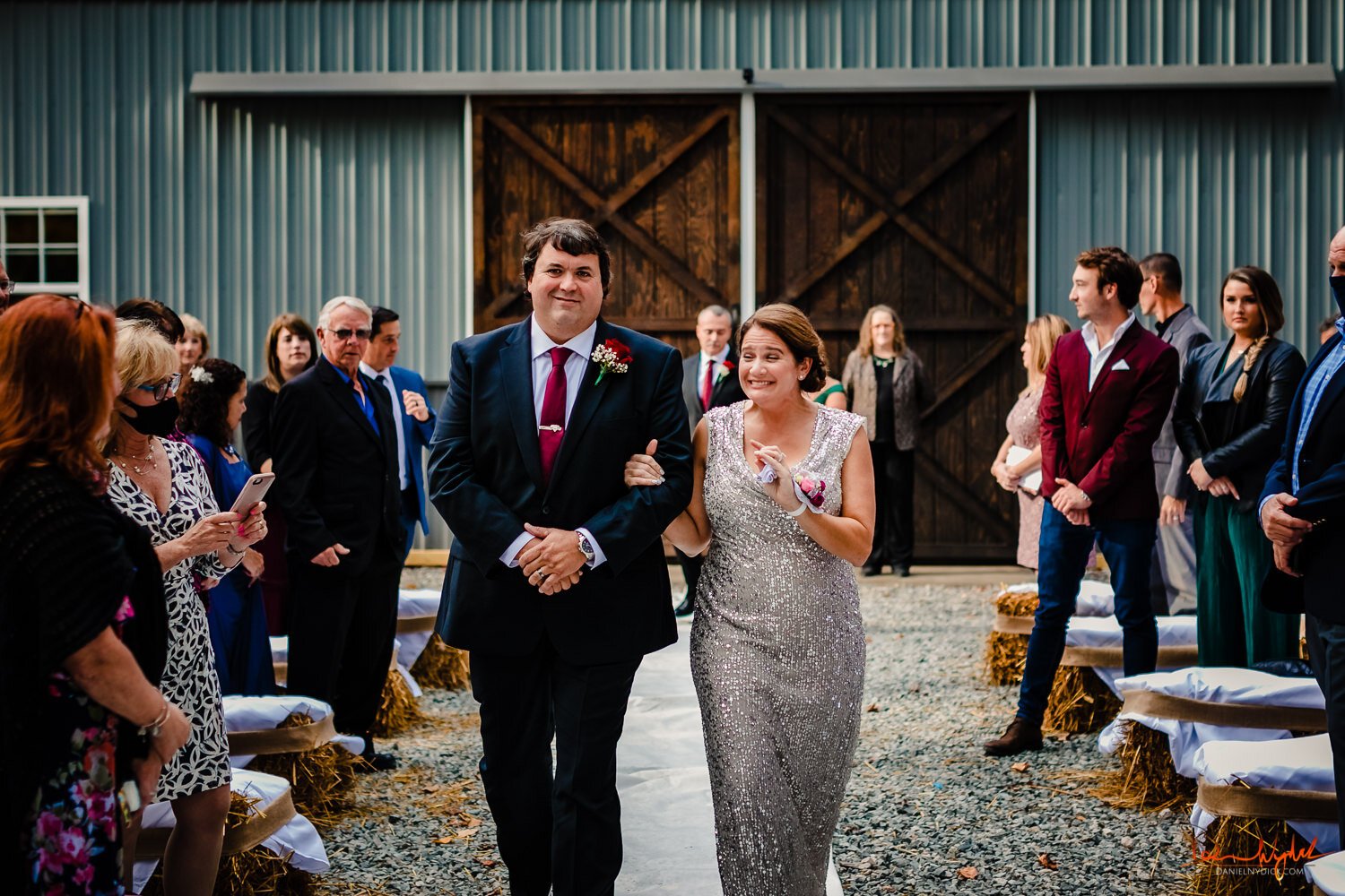 mother and father of bride nj barn wedding