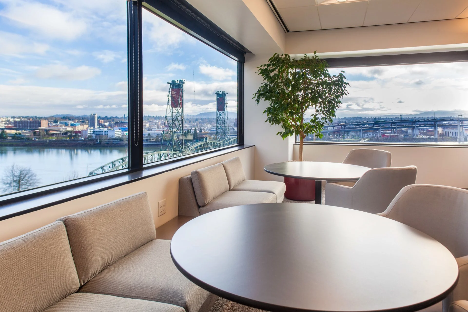 Bullivant lounge-2.jpg