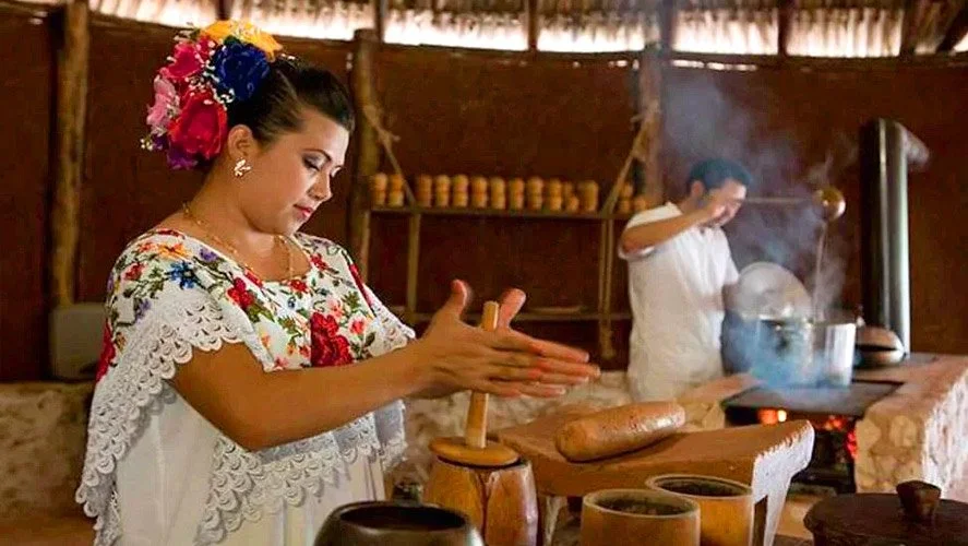 Preparación de la bebida del cacao como los Mayas