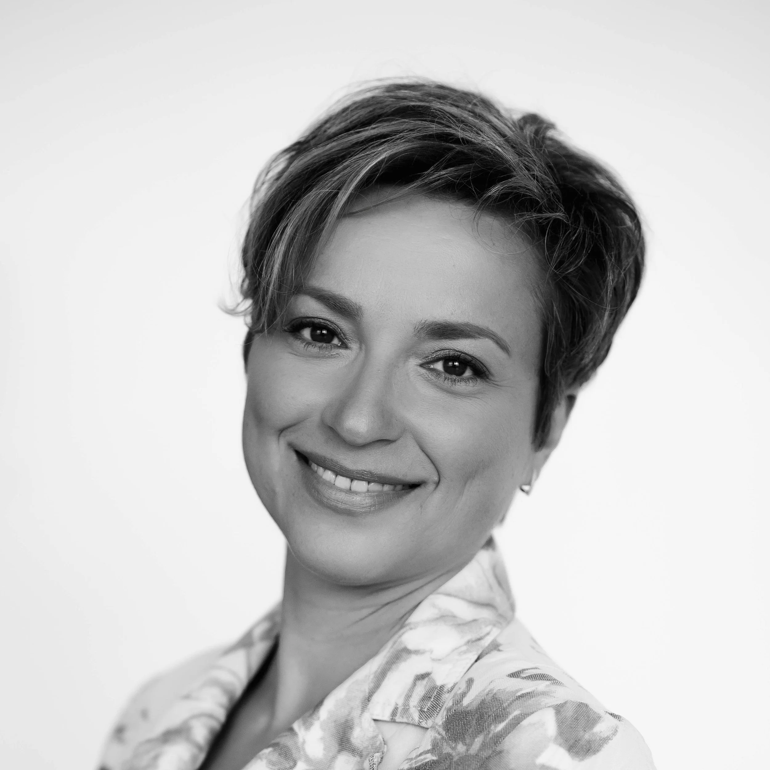 Olga Chernyavska psychotherapist based in the UK.