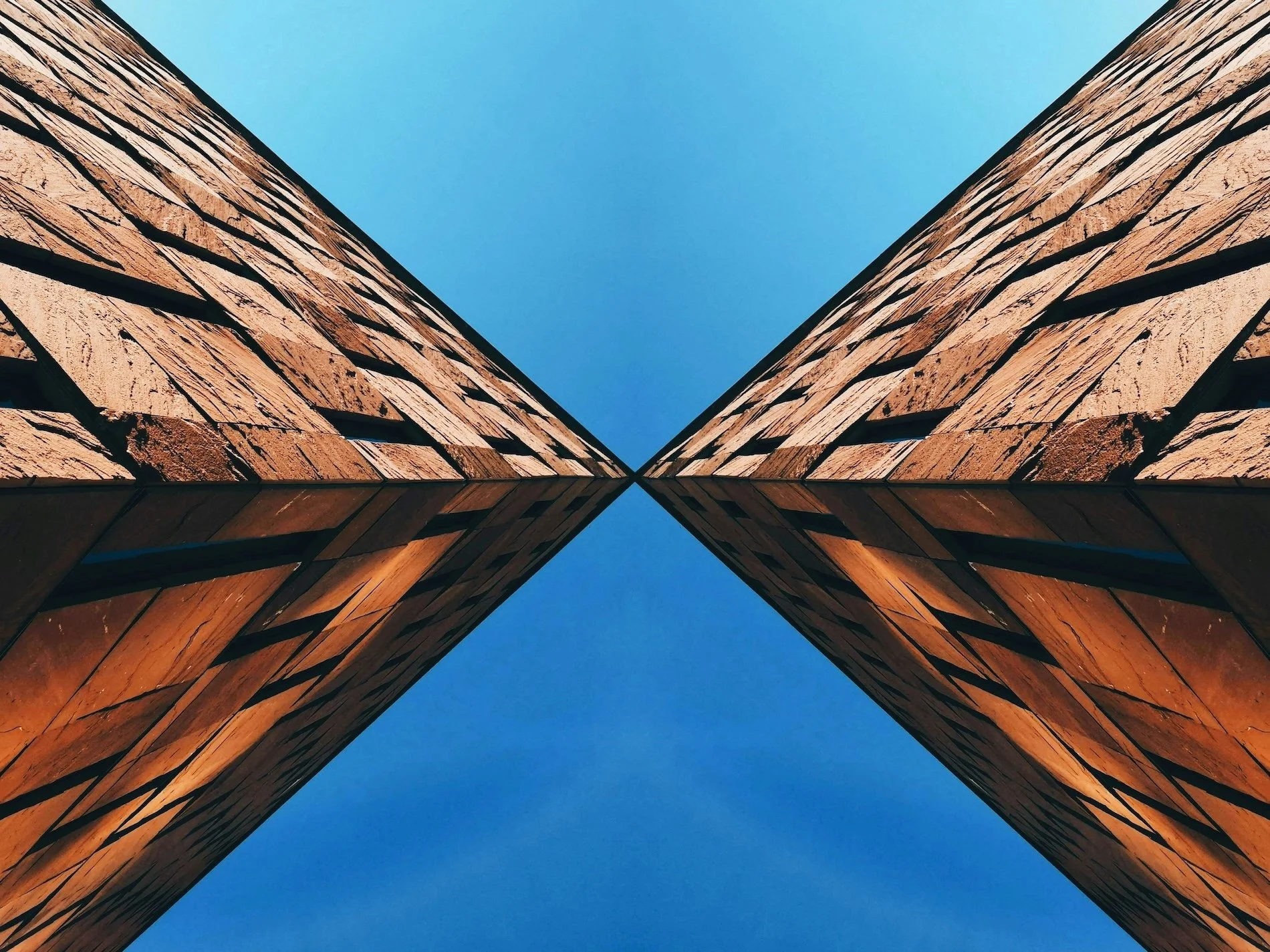 Deny or greenwash? Exploring the interactions between science denialism and greenwashing