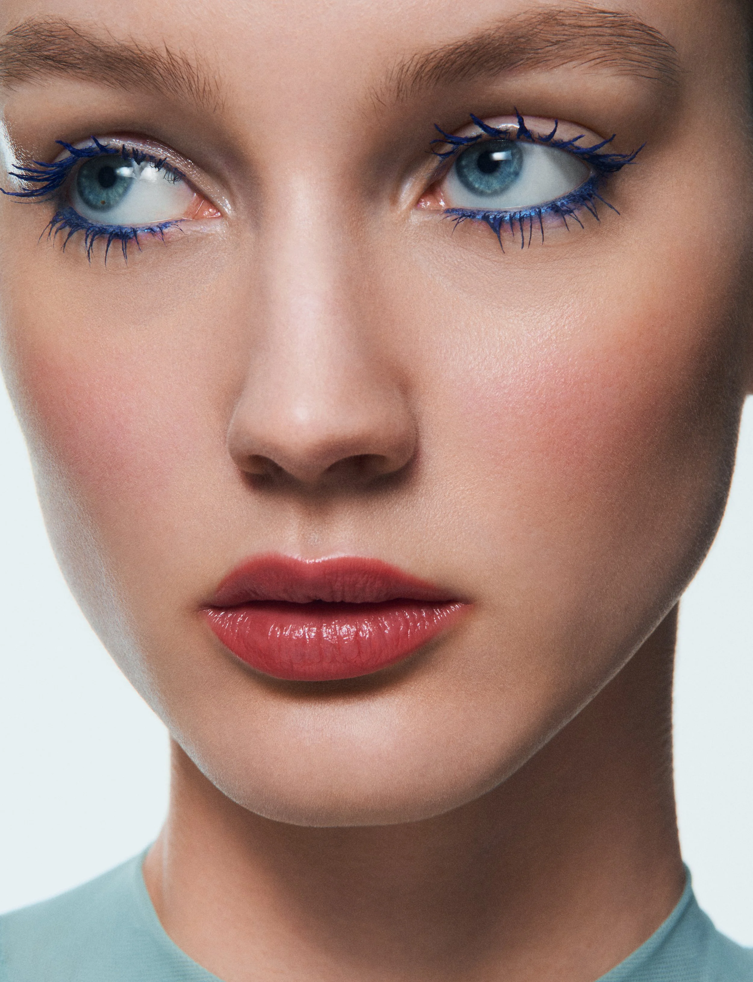 SM_Grazia_UK_Chanel_Beauty_060_130_AW_F03.jpg