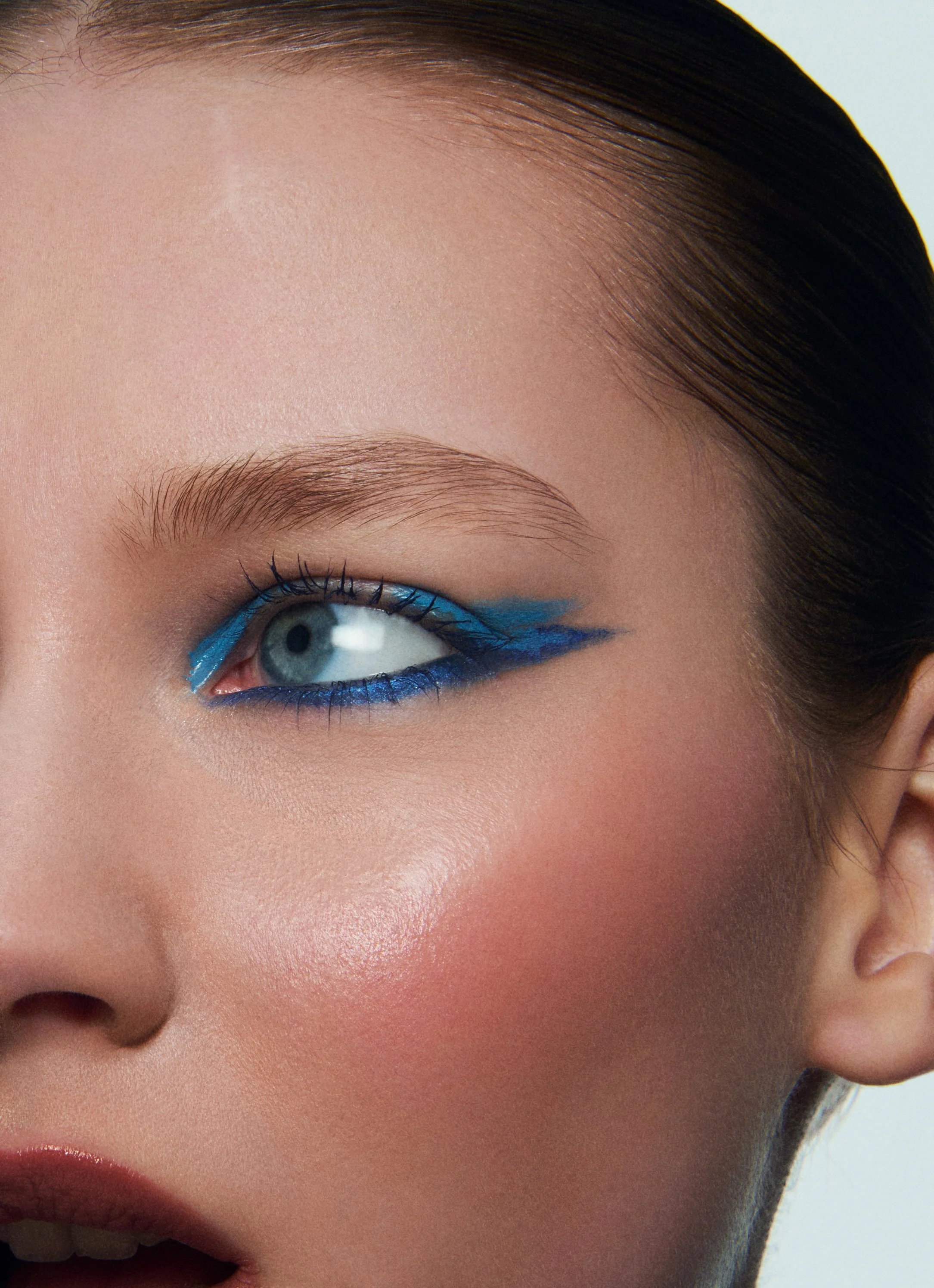 SM_Grazia_UK_Chanel_Beauty_050_453_ON_F02.jpg