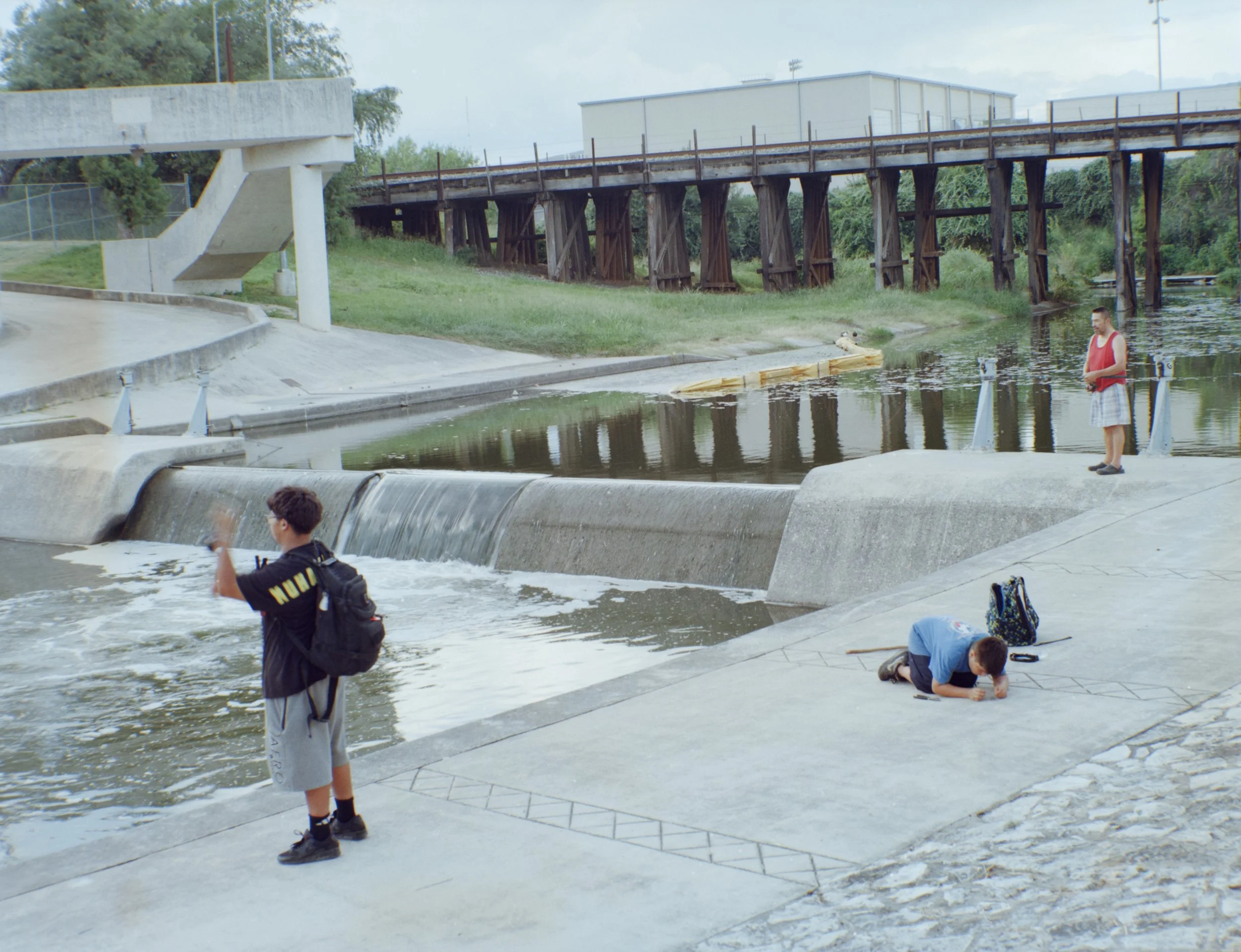 23_N1020_50_Fishing family.jpg