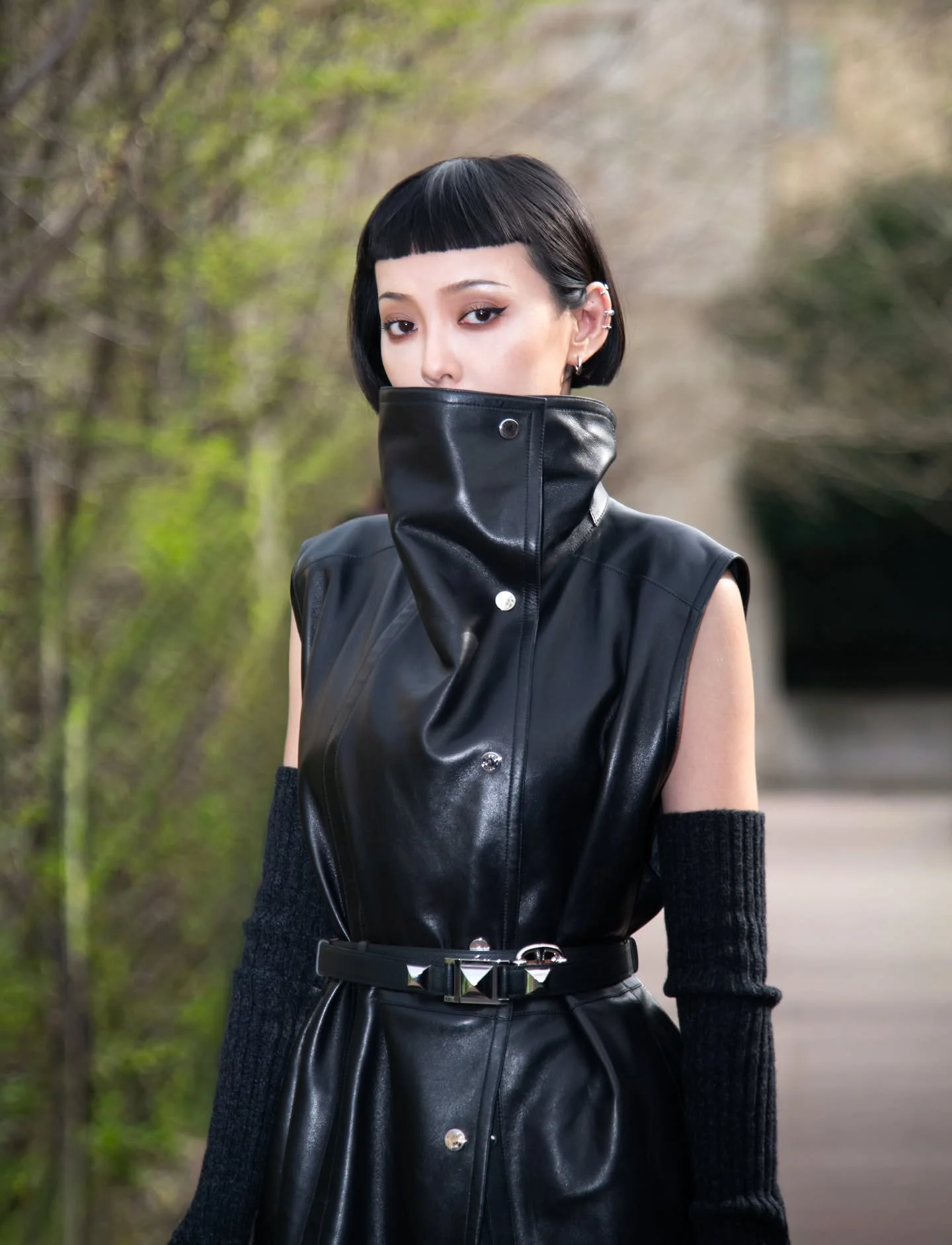 Model: @kiwileehan 
For @hermes 
Photo: @cslalexandre 

#pfw26 #hermes #kiwileehan #outside