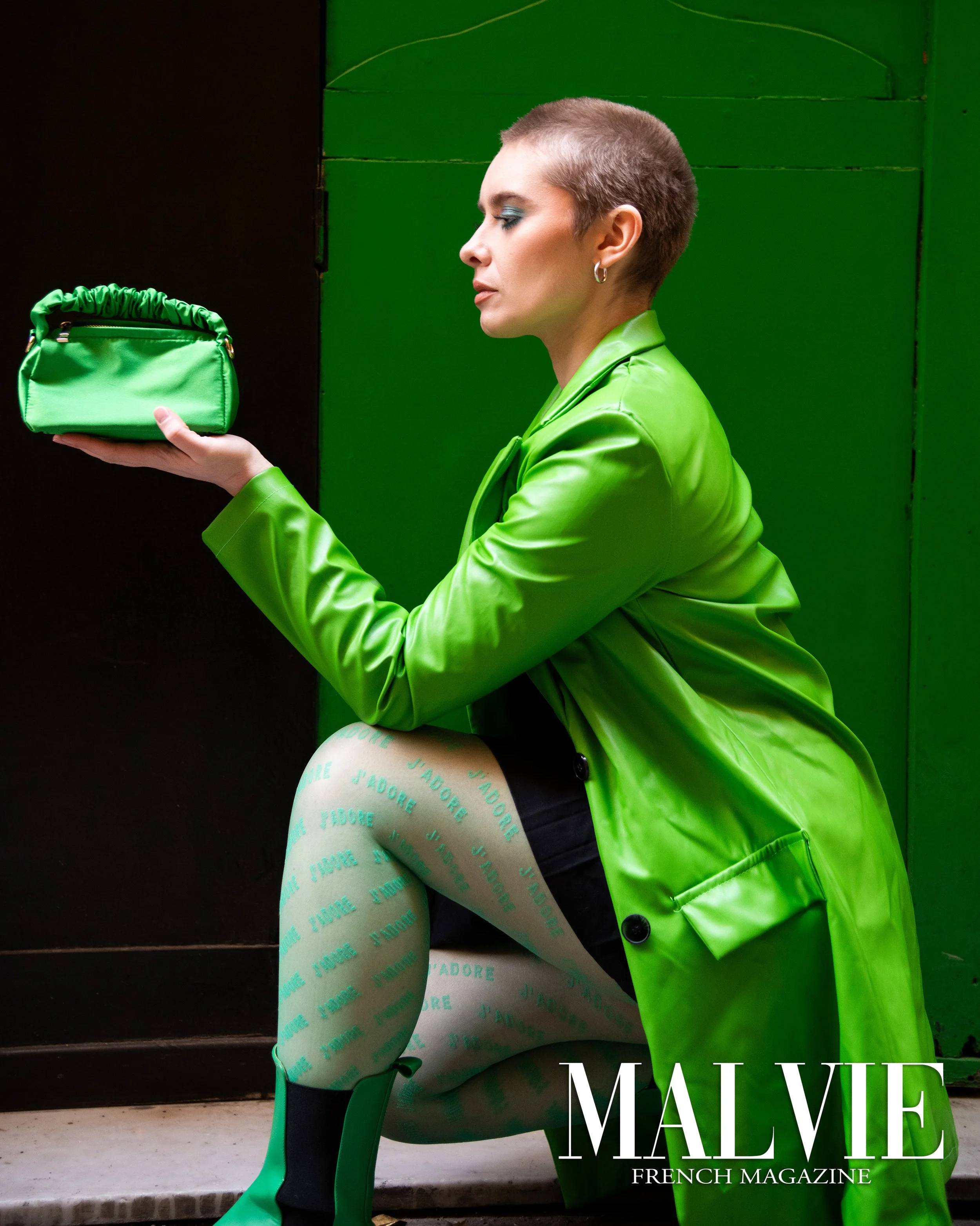 10_The_Lady_in_Green_image5-112.jpg