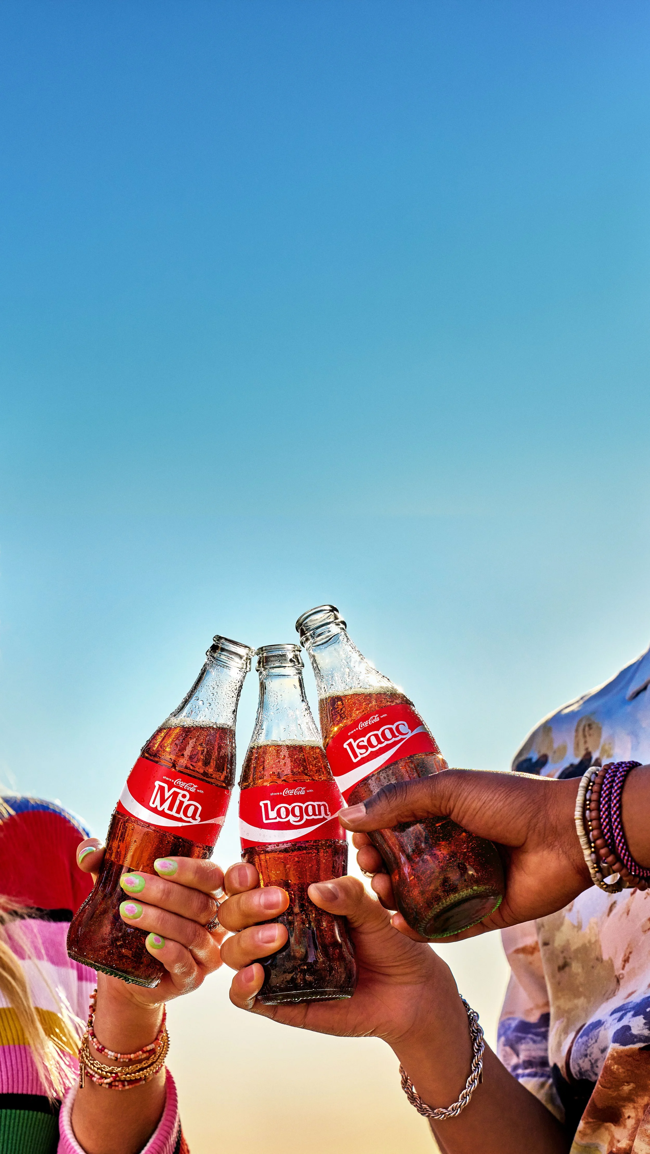 241203 - Coca-Cola_00419_vertical_RGB.jpg