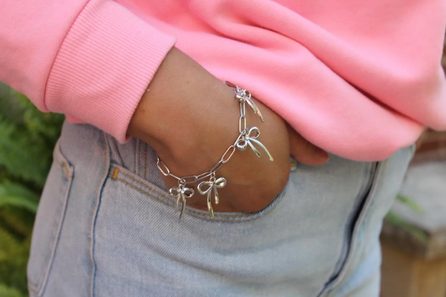 When your accessories makes a statement that matters 💕🎀

#Innovate1858 #ThinkPink #BreastCancerAwareness #CharmBracelet #Bow #iowastateuniversity
