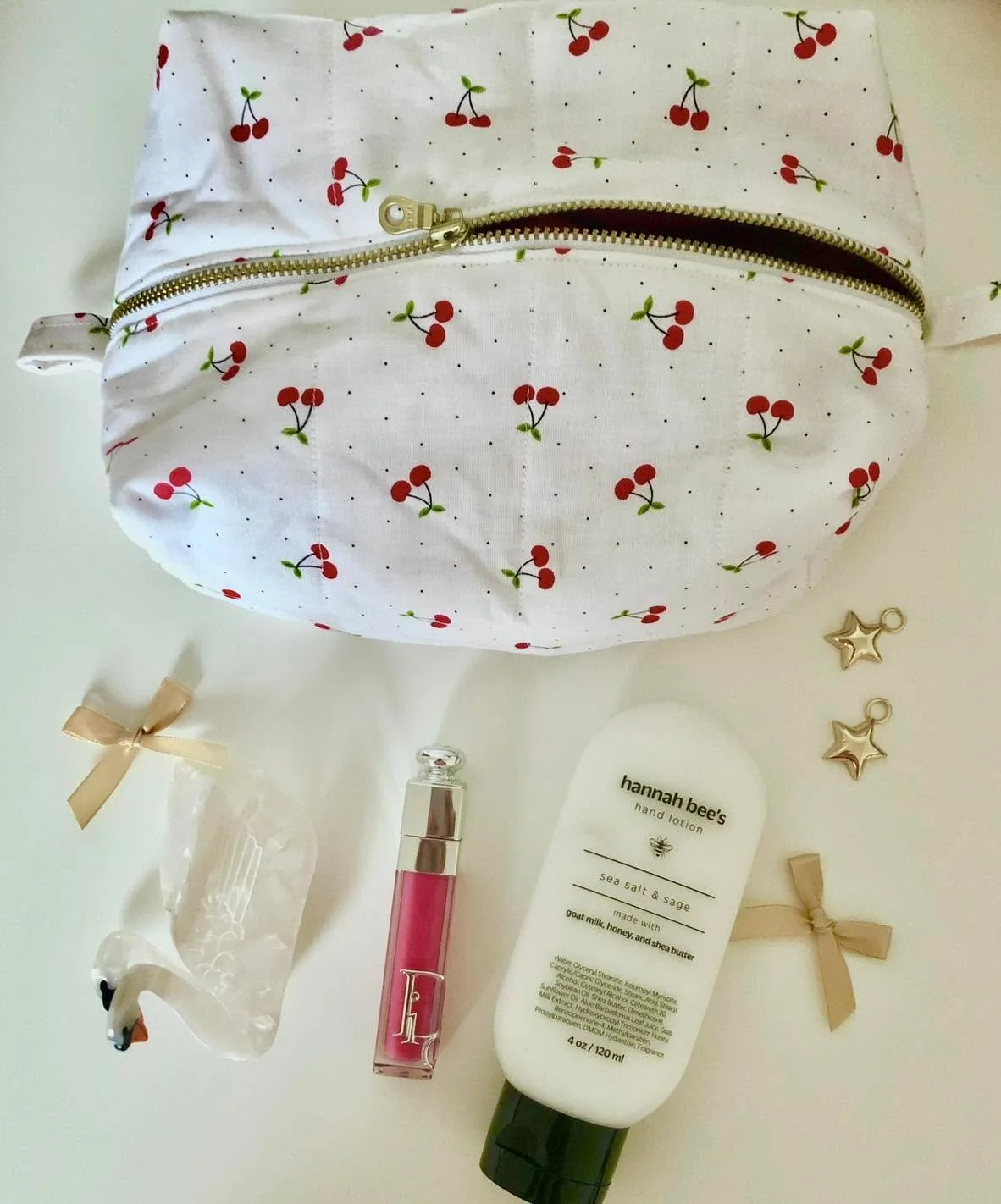 The perfect bag for your everyday essentials. 🍒 

Available now in-store!

#innovate1858 #studentmakers #shopsmall #forcyclonesbycyclones