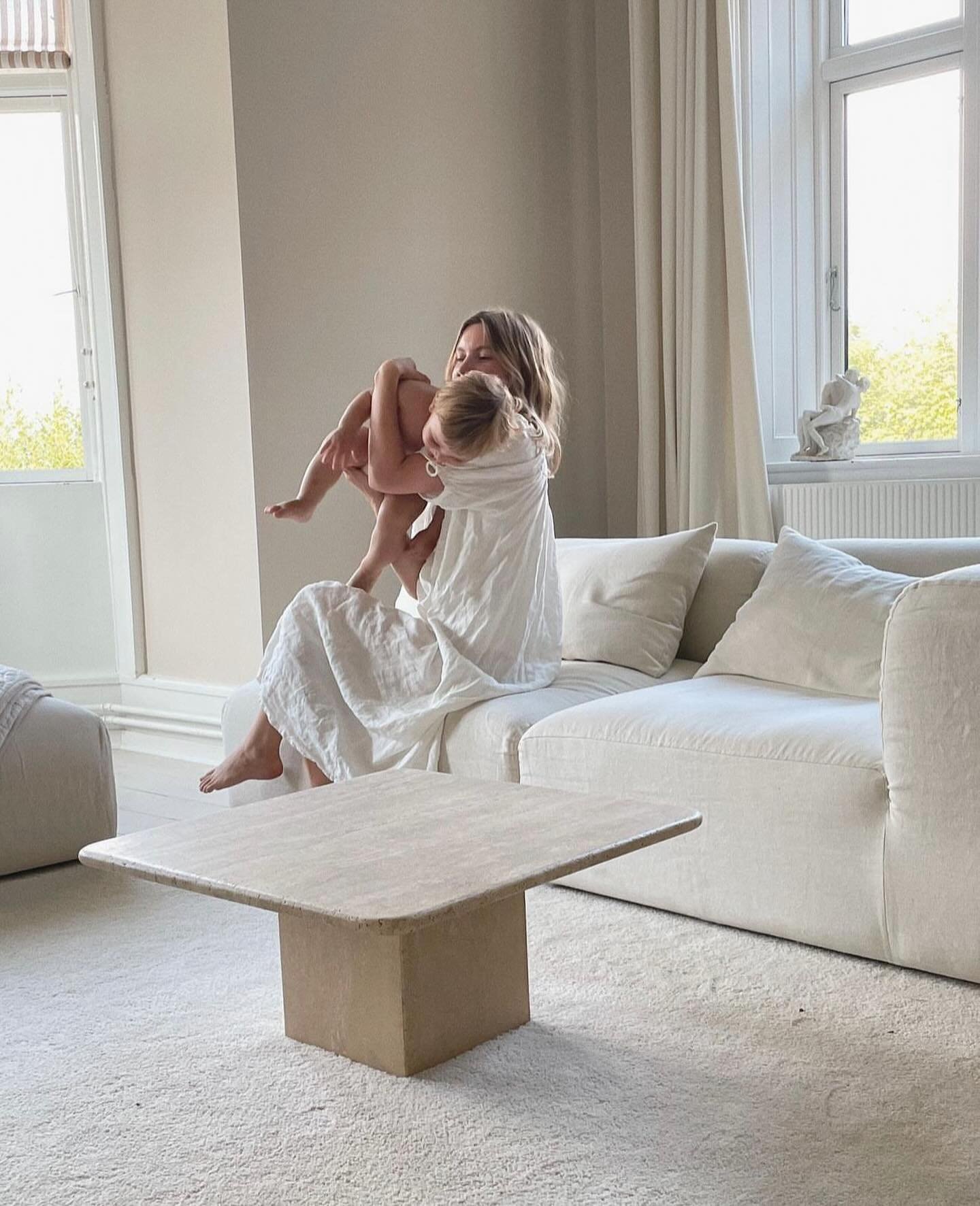 VV l Happy Mother&rsquo;s Day. May 12

Magazine: Architecture &amp; Design
Styling: Marie Graunboel
Home: Anna Engstrom

#vvinteriorhome #interiordesign #interiorstylist #1stdibs #interiordesign #moderndesign #contemporarydesign