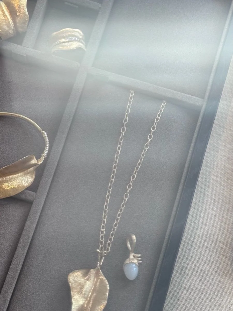 There is something special about the moment of selecting the right pieces.

Together with @seilerjuwelier , we selected the collection of @olelynggaardcopenhagen , a Danish family house where tradition transforms into contemporary art.
Each jewel spe