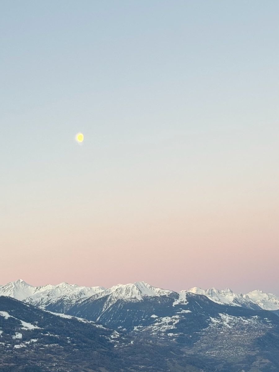 A new chapter begins to take shape.
From objects to places,
a wider perspective starts to unfold