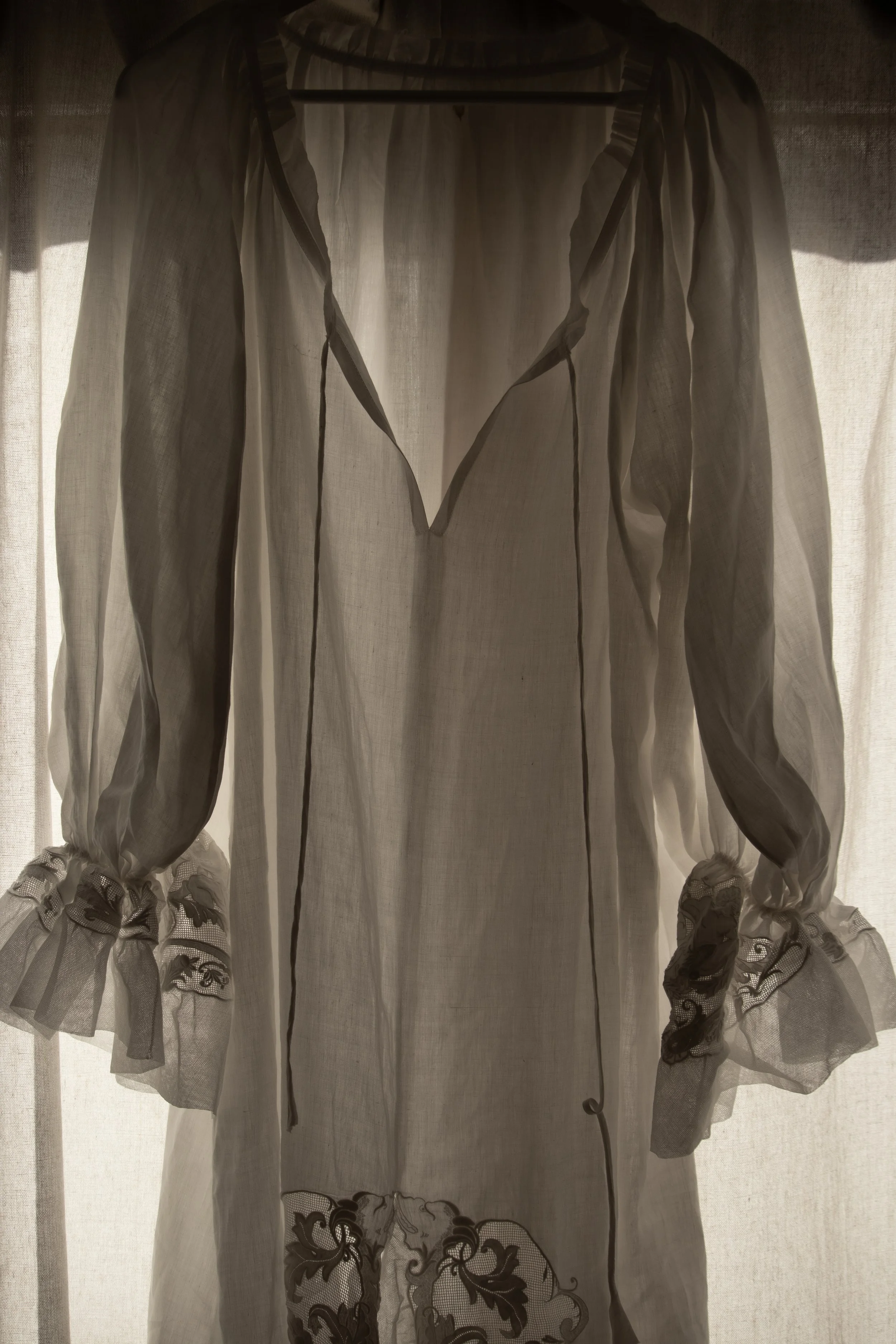muta-lux-antique-textile-dress-full-organza-lace-vv-interior-home-photography-lisa-kaczmarek..jpeg