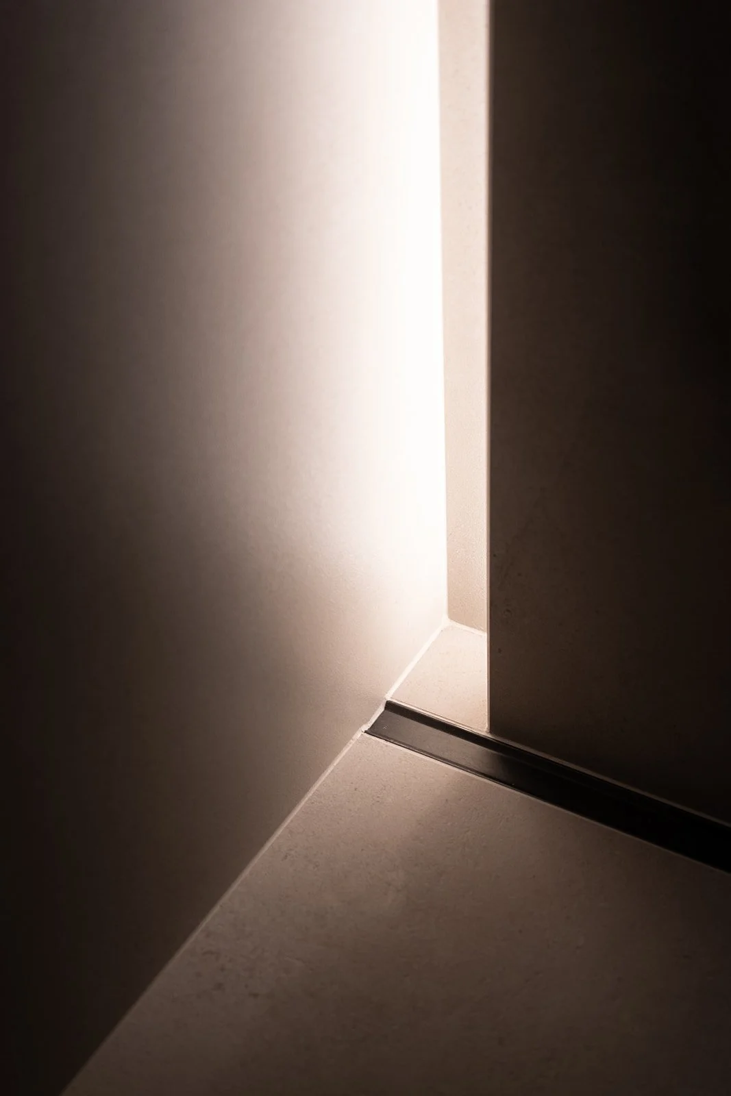 vv-interior-home-architectural-light-detail-crans-montana.jpg