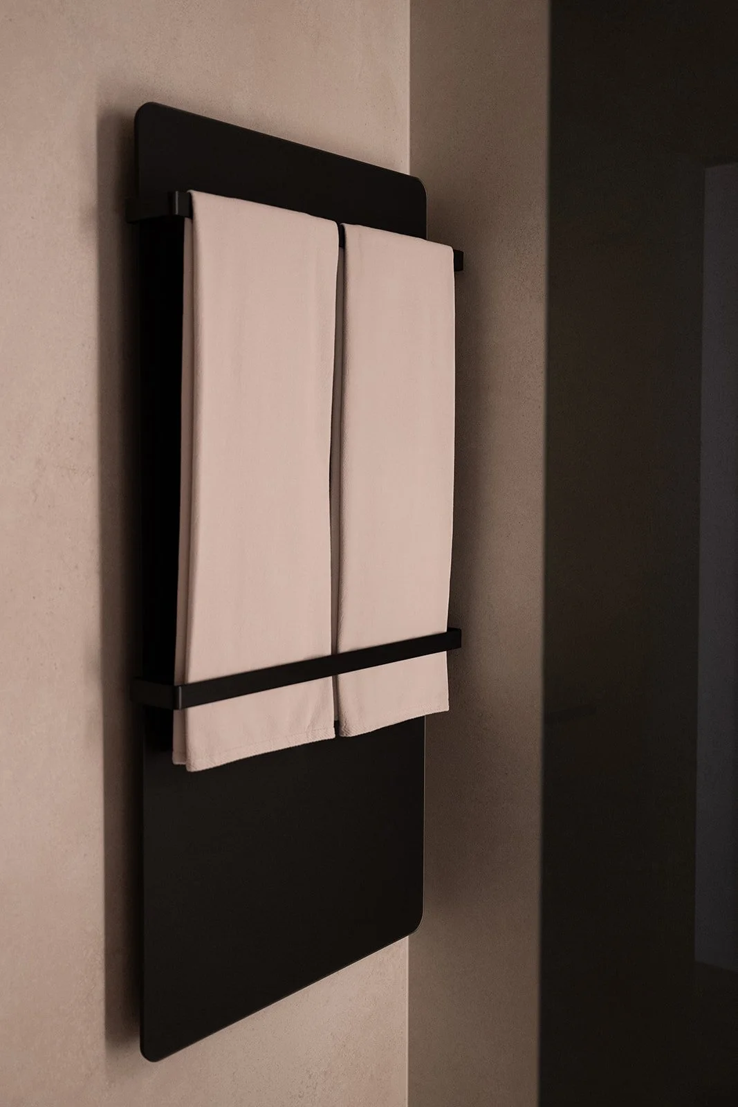 vv-interior-home-bathroom-towel-rack-detail-crans-montana.jpg