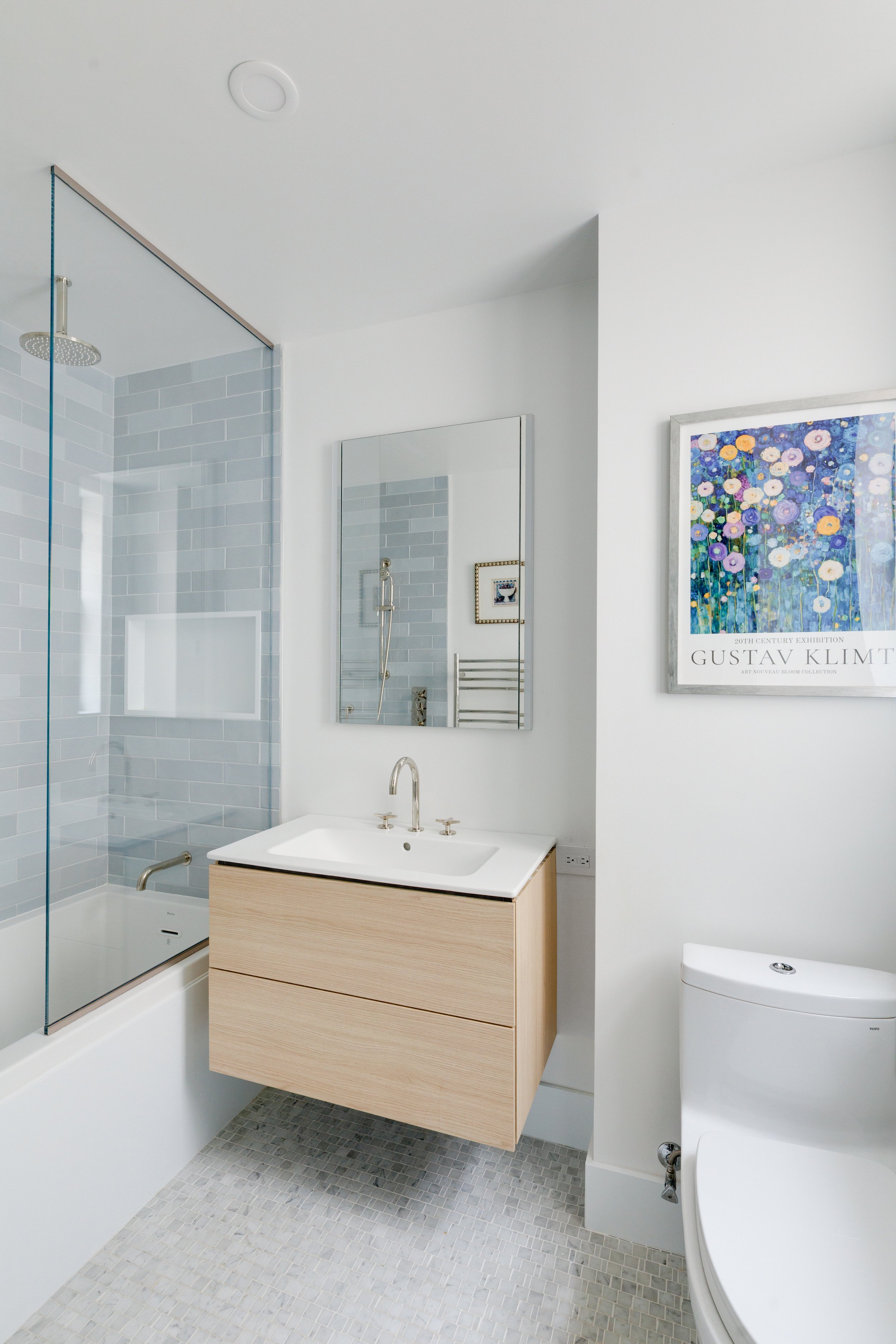 bathroom 2 lights off.jpg