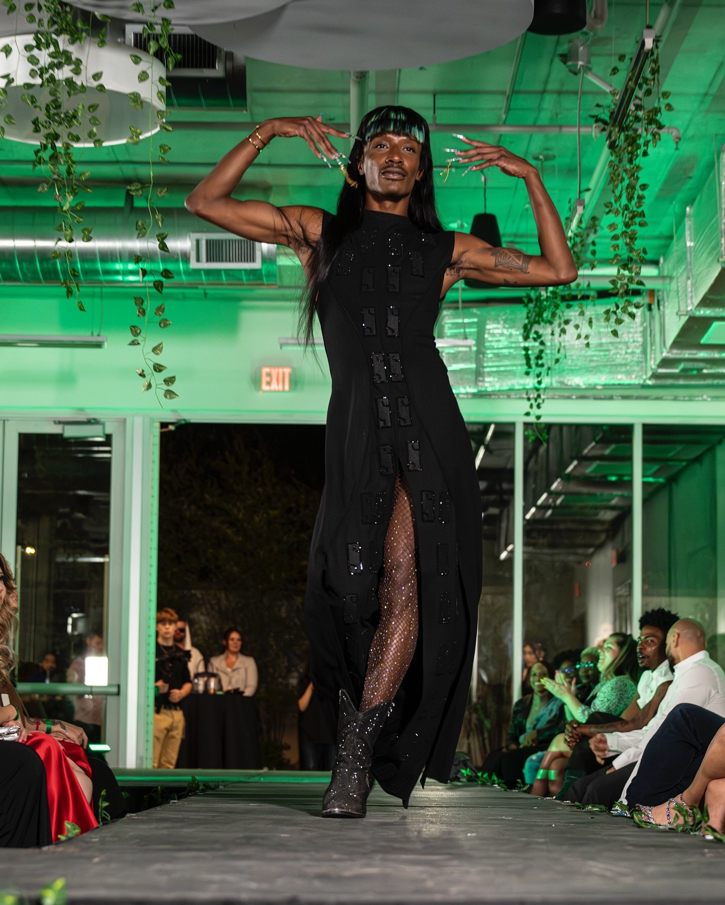 Elegance and edge unite in this stunning look by &Ntilde;uu Savi, showcased at NORF:Urbano. The intricate hand-stoned embroidery adds just the right amount of shimmer, bringing out the boldness in every step. 

This is more than fashion&mdash;it&rsqu