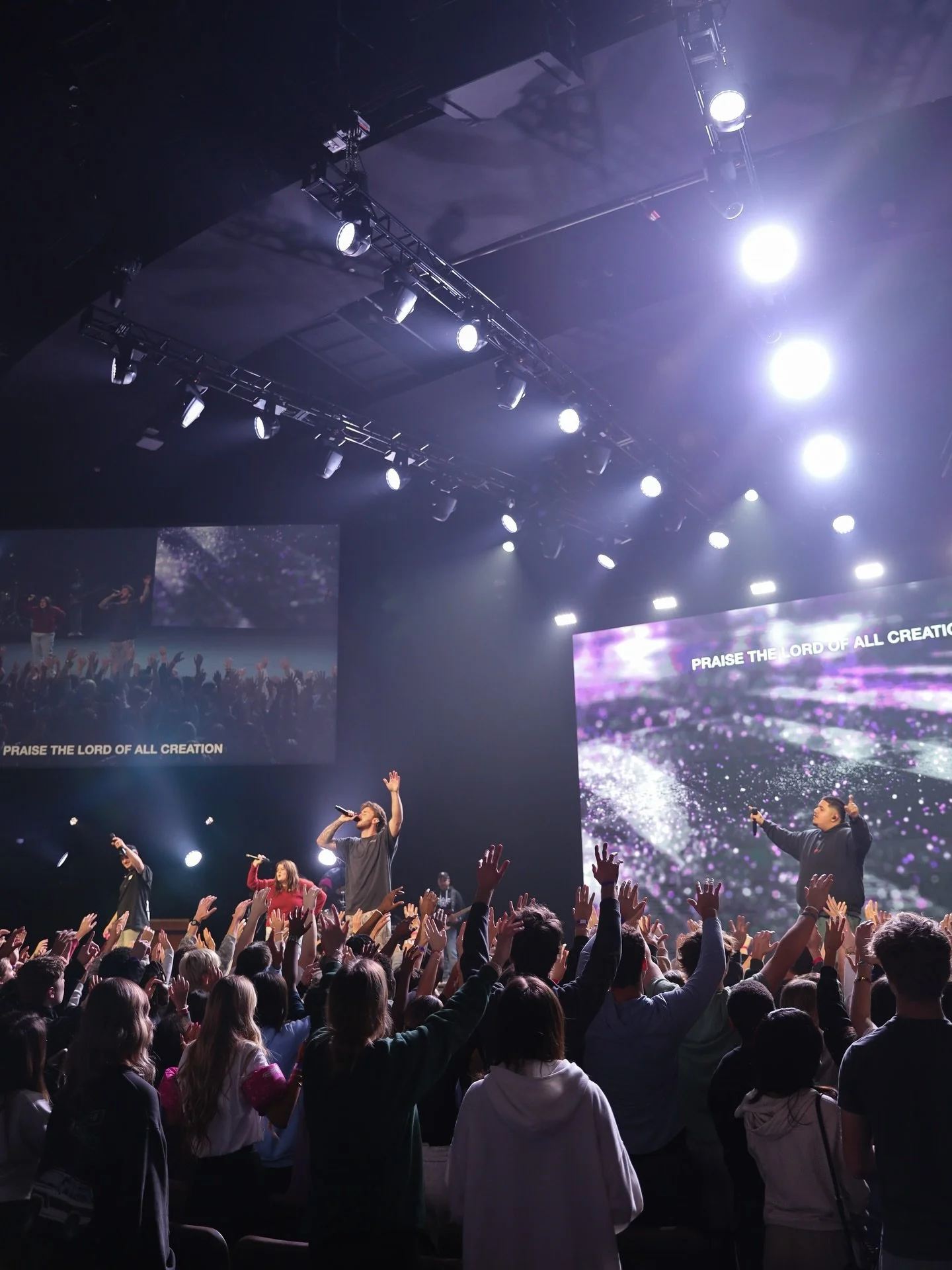 worshiped with @woodlands_tsm tonight❤️&zwj;🔥❤️&zwj;🔥 God is moving in this generation🙌