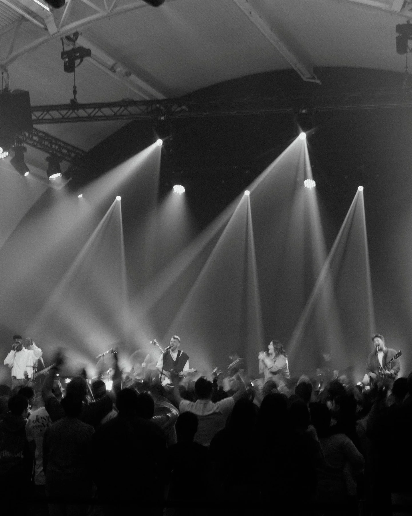 Some moments from when we recorded the album 🤩 IN THE MEANTIME out TONIGHT!