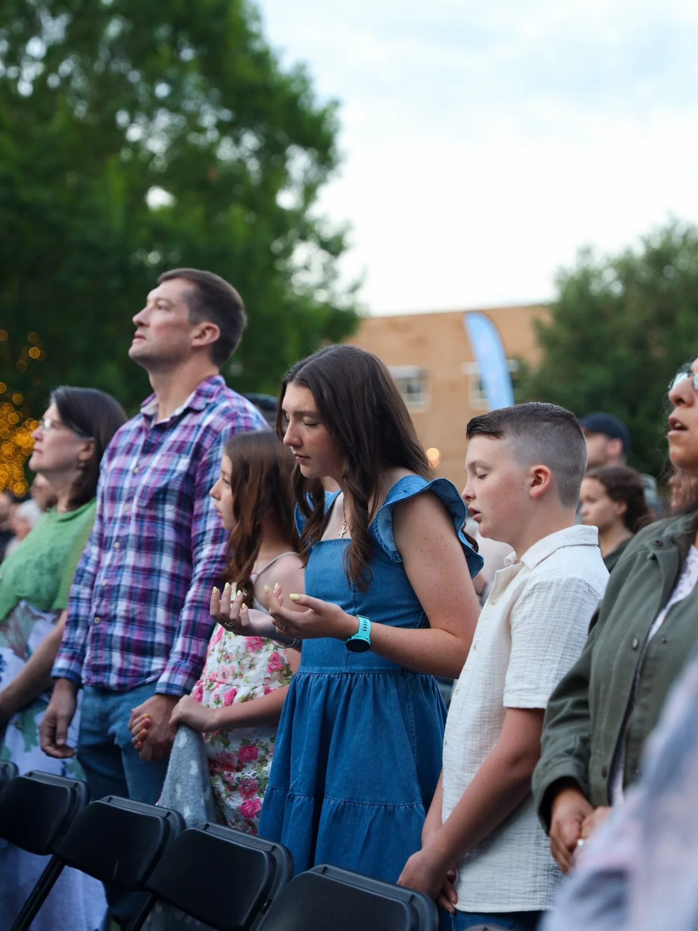 Sunrise service☀️ 
Happy Easter, Church! We&rsquo;re thankful for this beautiful day (and beautiful weather) &amp; we can&rsquo;t wait to celebrate this day with y&rsquo;all🫶 Join us at 9:30am, 11:30am, and 1:30pm!