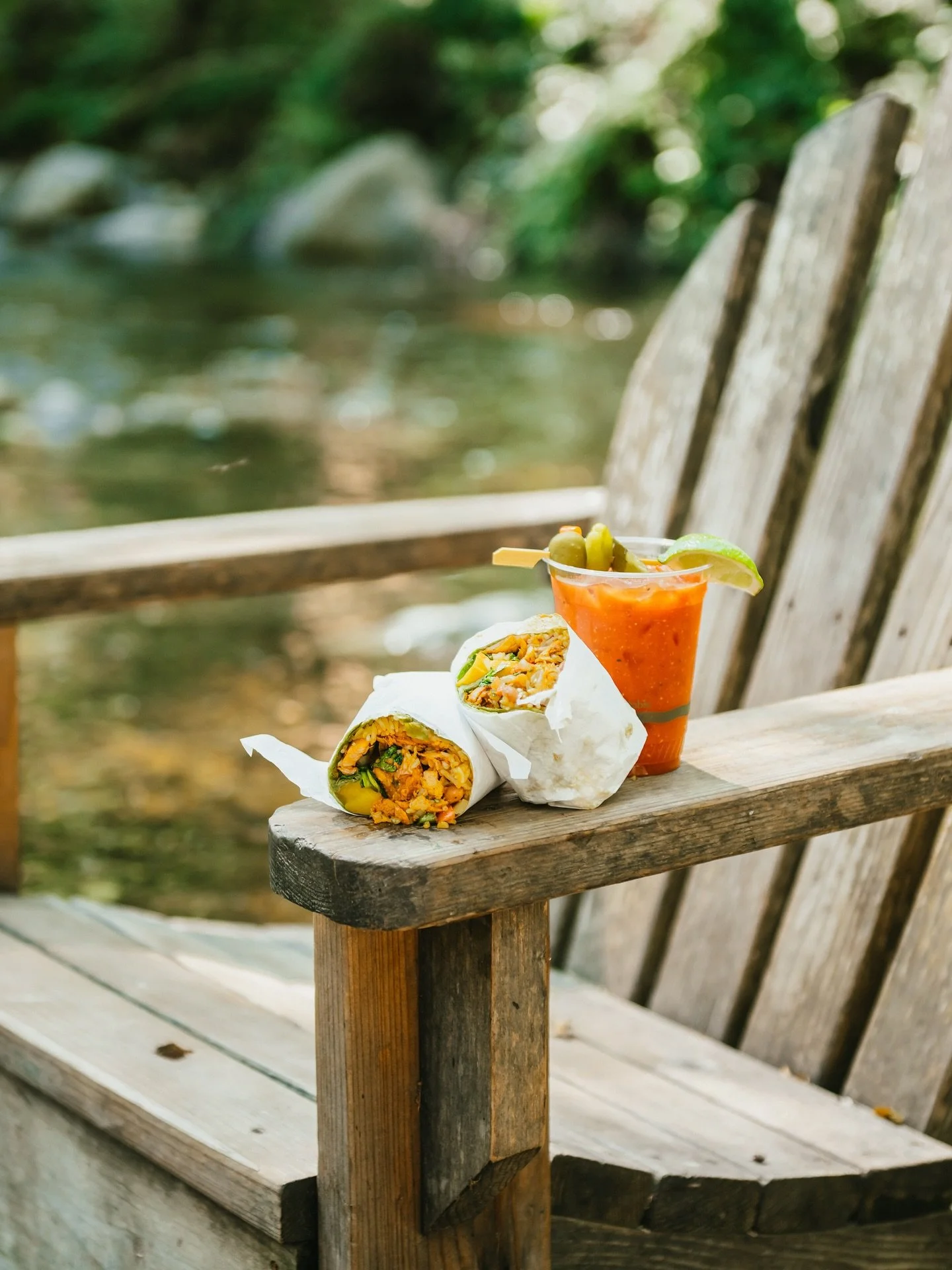 Wearing our Sunday best!

Nothing quite like your favorite chair in the river dressed with a hefty burrito and extra spicy bloody mary💙

📸: @hannahovereemphoto 

#SundayLove #ExtraSpicy #BurroBuddy #BigSur #BigSurRiverInn #DownByTheRiver #BigSurBas