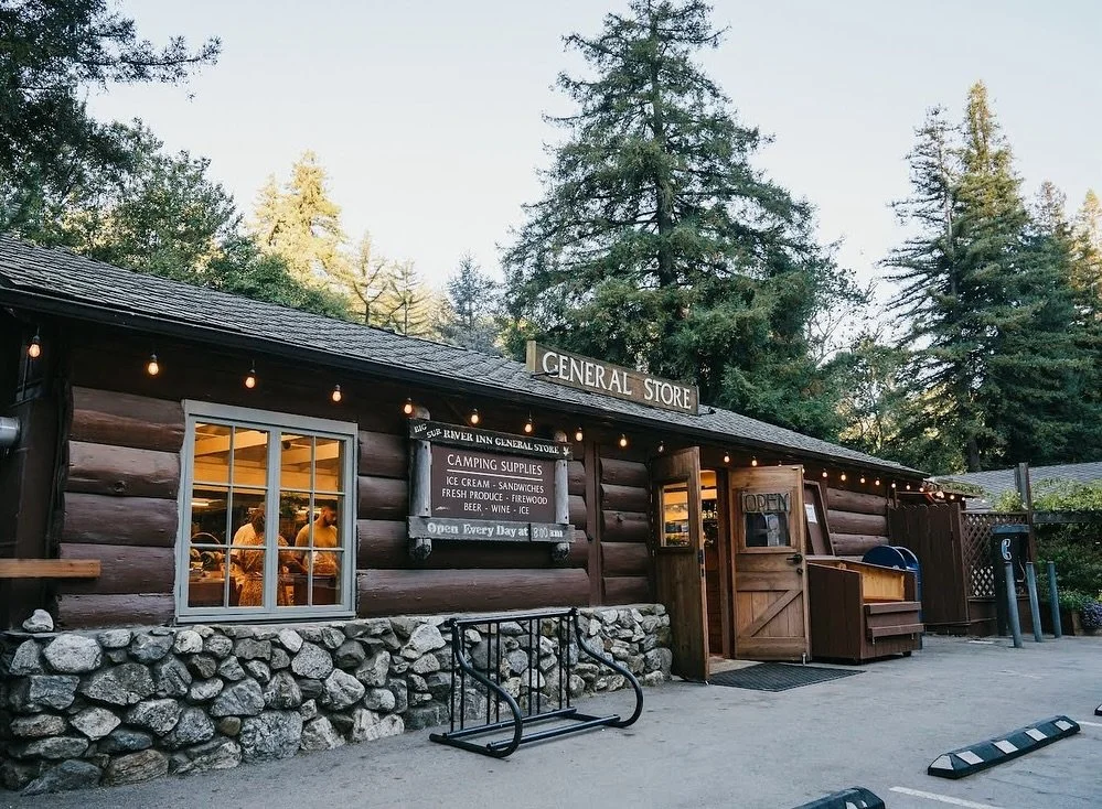 💙Story time💙
Meet the newest local vendor at the BSRI General Store. Chris and Hannah Moon started Lonely Bull Cattle Co. in 2020 with fifteen cows and a Lonely Bull. Family-owned and operated, the cattle are raised on the native grasses along the 