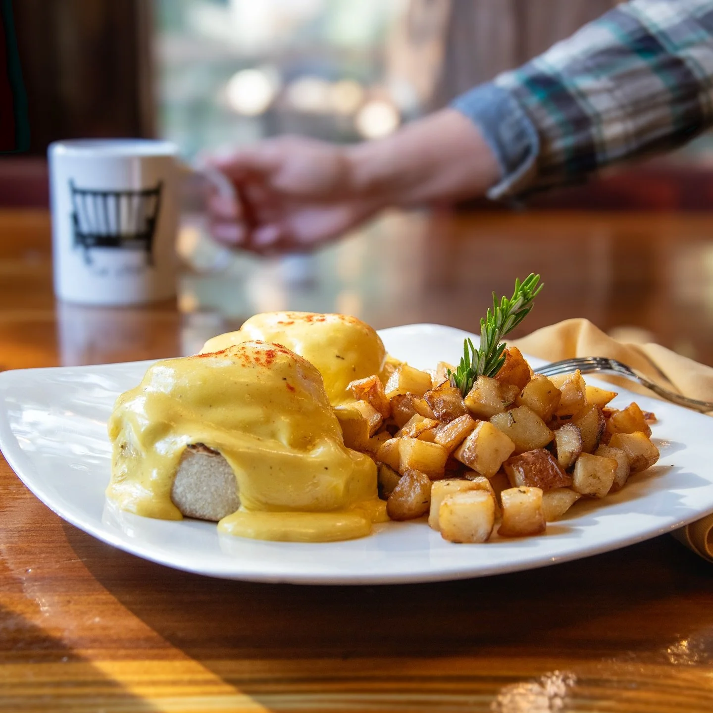 - RISE AND DINE -
It&rsquo;s almost time for our Christmas and New Year&rsquo;s Holiday Brunch!

Our brunch spread includes cozy breakfast favorites like eggs benedict, avocado toast and carrot cake french toast bites. Or indulge in Chef Adan&rsquo;s