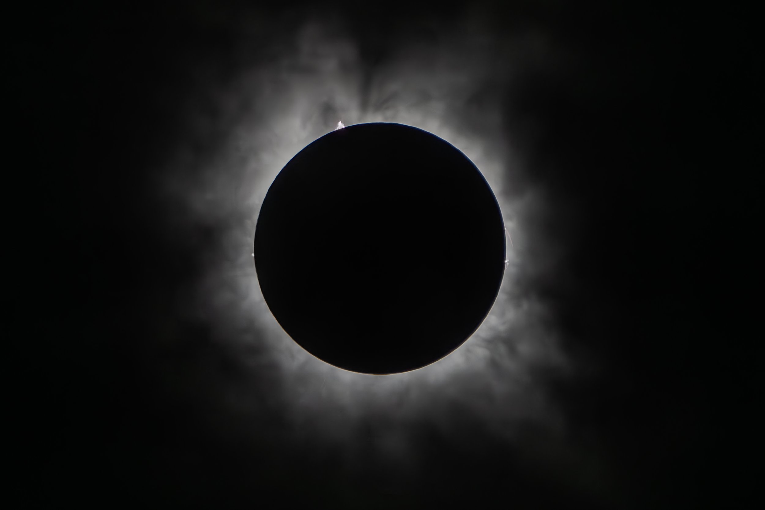 small.040824 Total Eclipse by R_Rocha-06.jpg