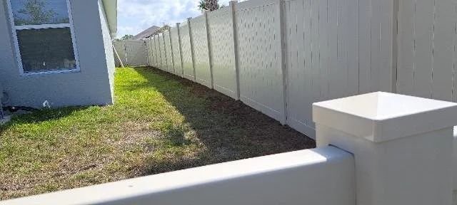 VINYL FENCE