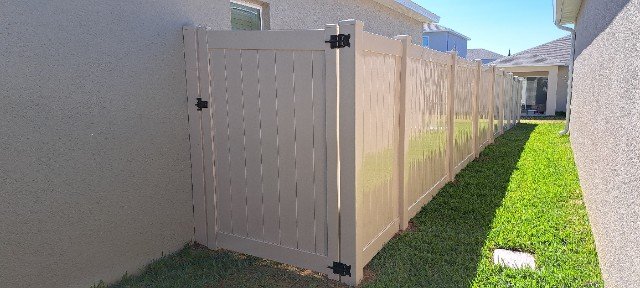 VINYL FENCE