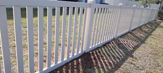 VINYL FENCE