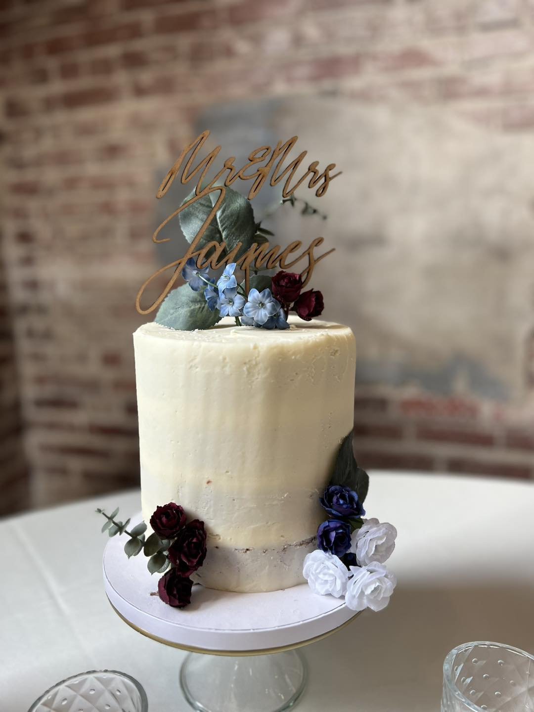 Best-Bakery-Kansas-City-fresh-made-custom-wedding-cakes-2.jpg