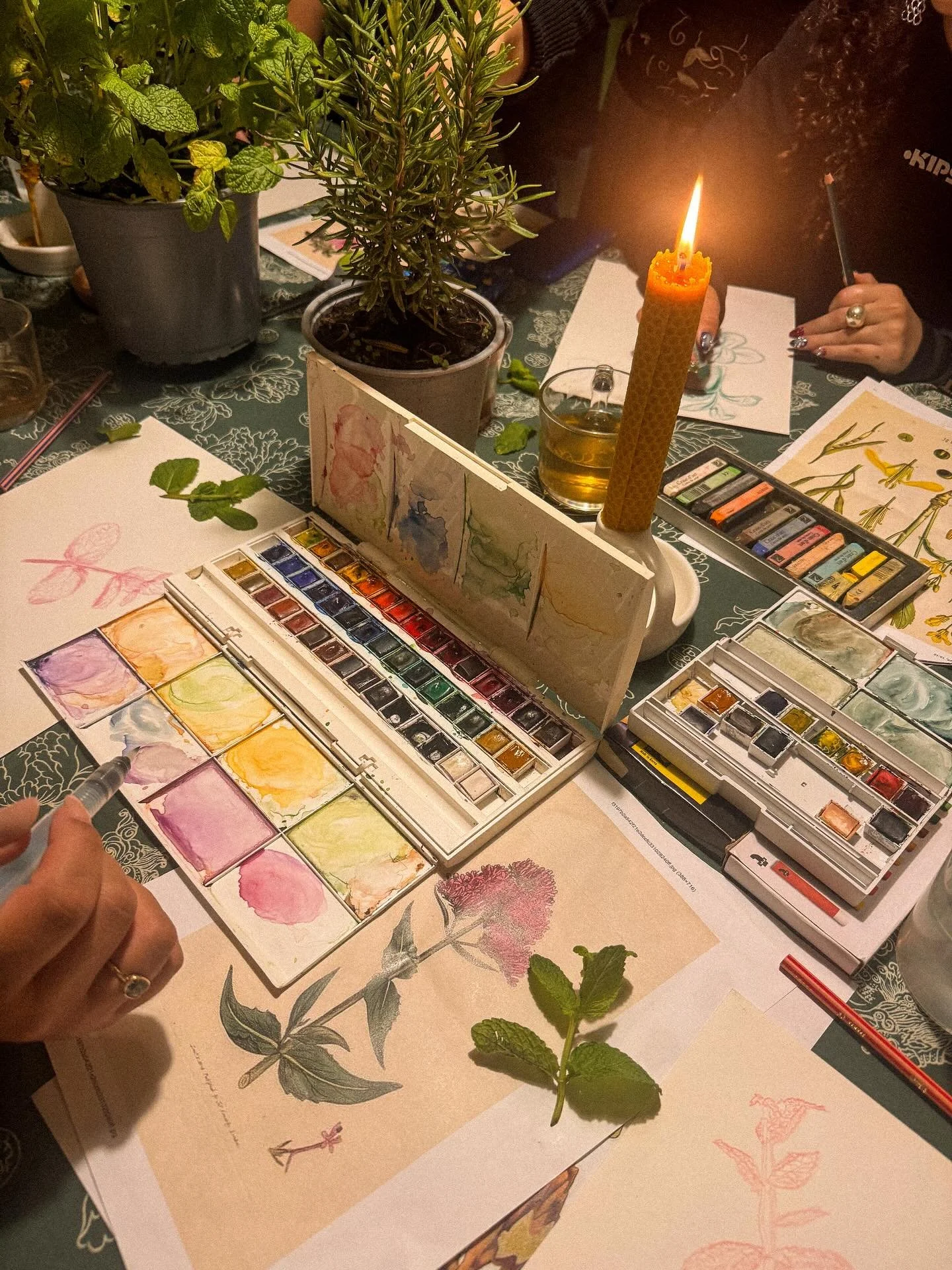 life lately has been full of art, music, r&oacute;is&iacute;n and a christmas tree in november 🙃