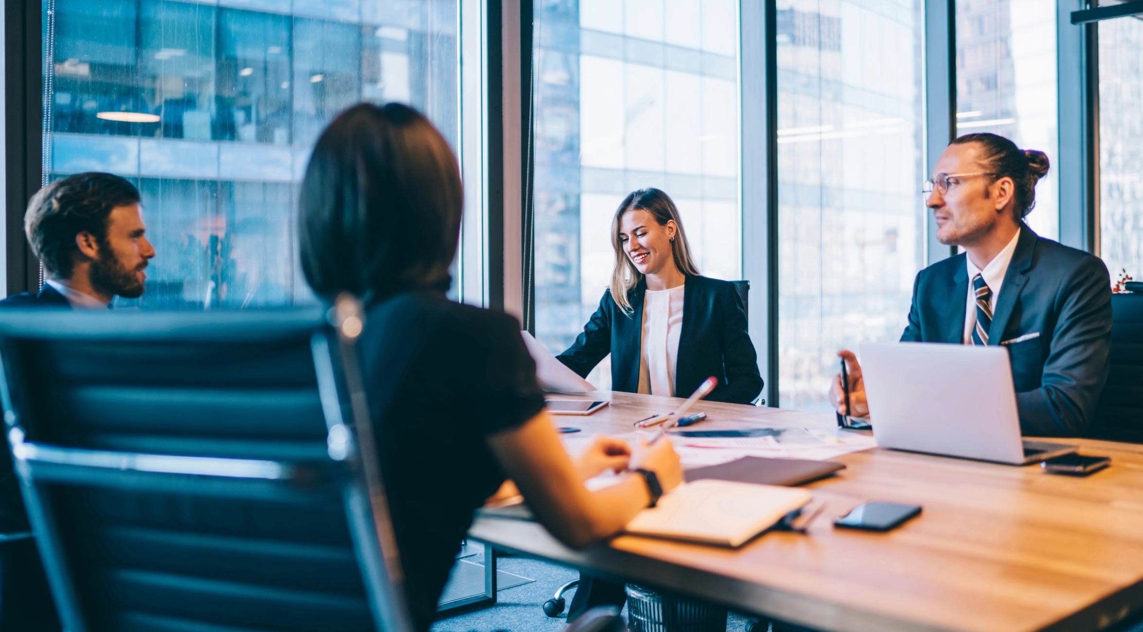 Consultant discussing an ambitious ACA strategy