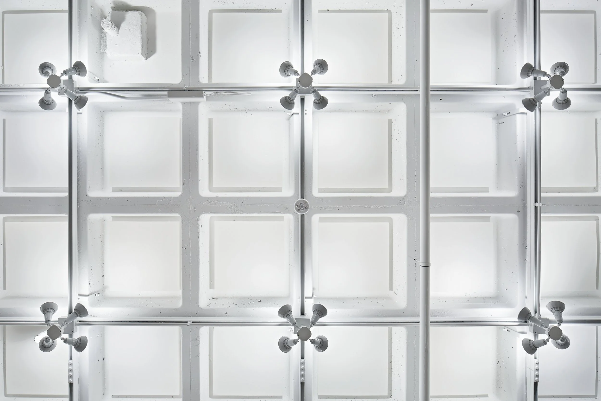 Int. Ceiling Close-up